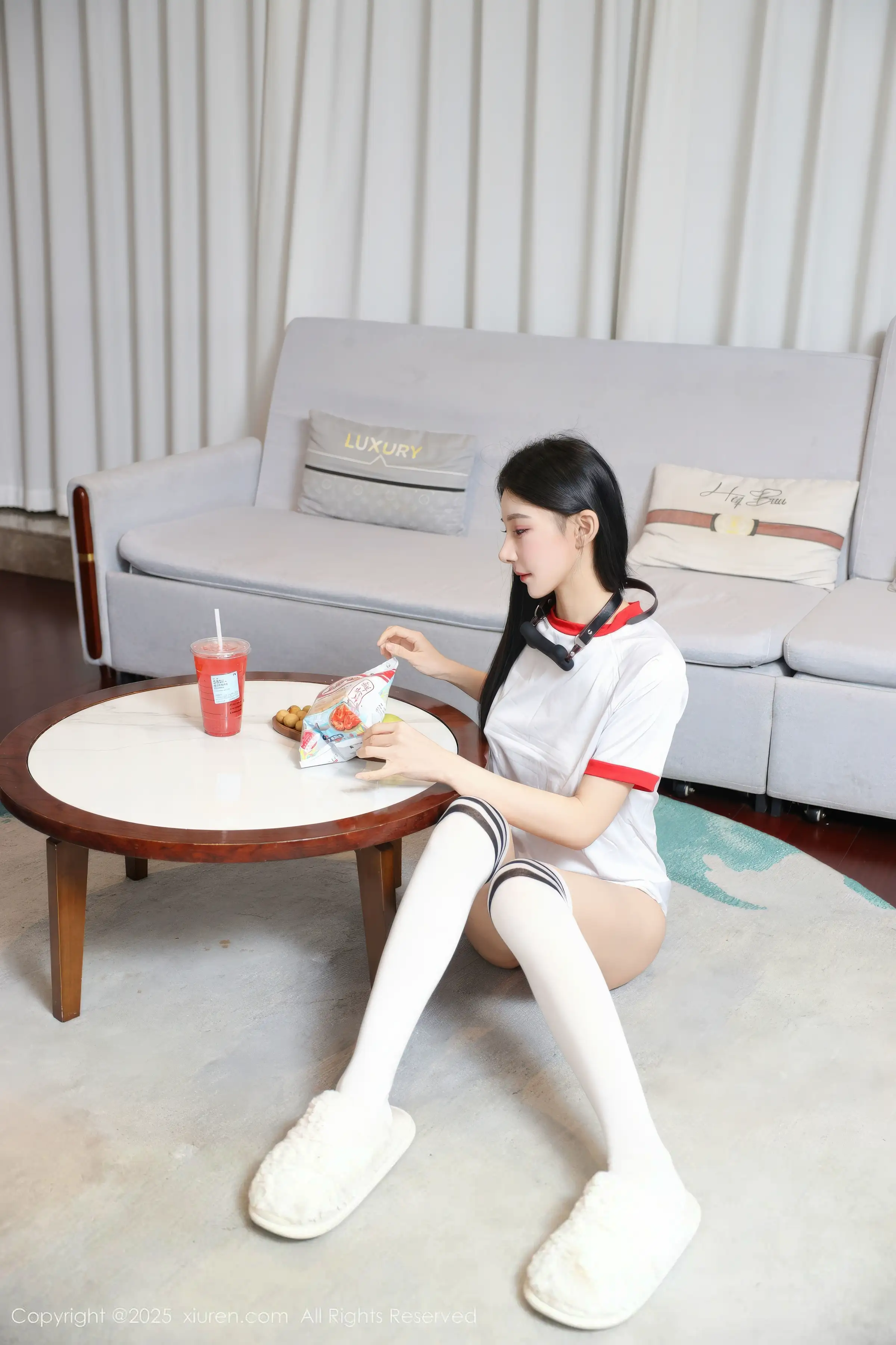 [XiuRen]高清写真图 2025.12.16 No.11110 许微微呀 情趣捆绑