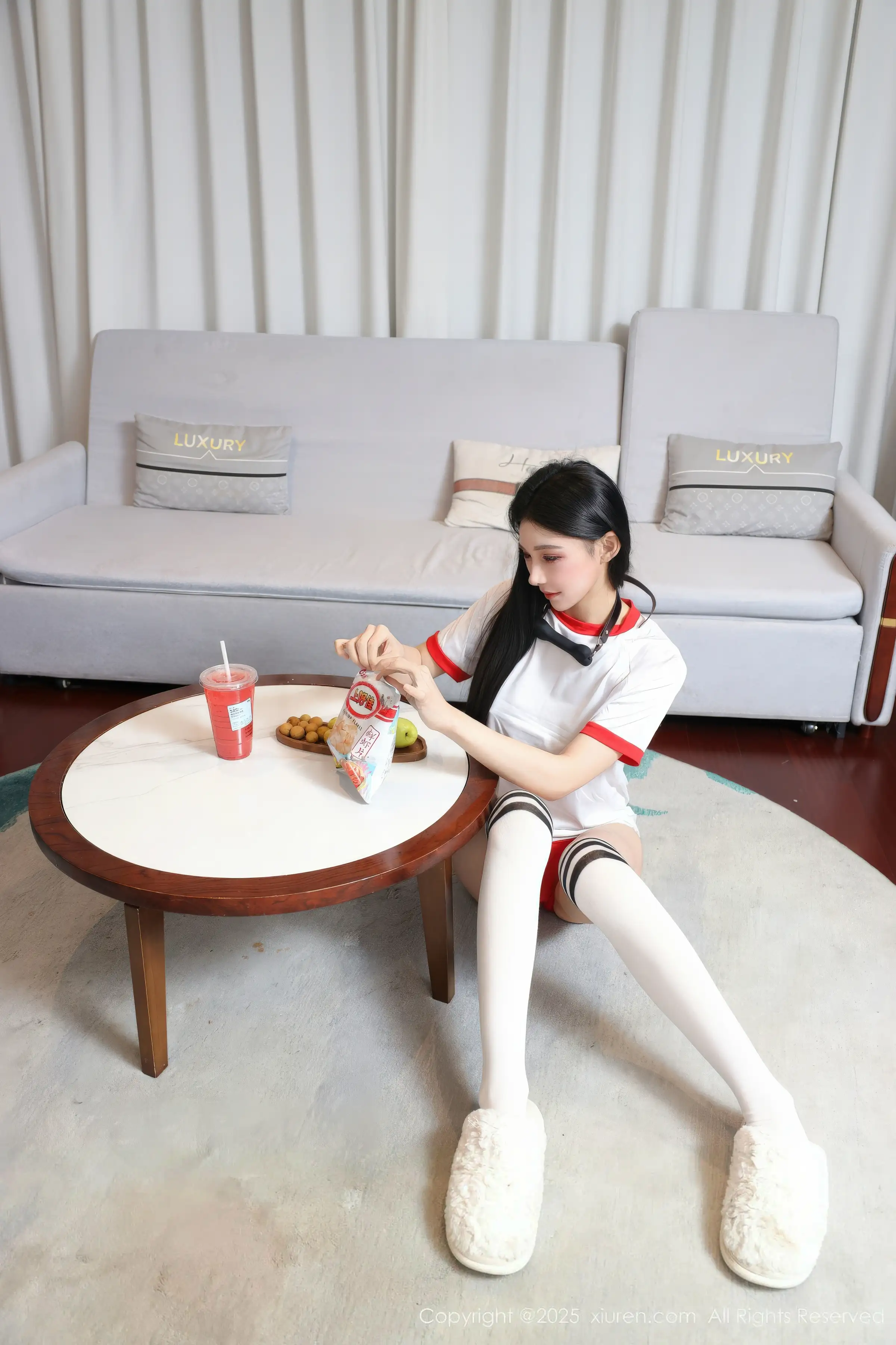 [XiuRen]高清写真图 2025.12.16 No.11110 许微微呀 情趣捆绑