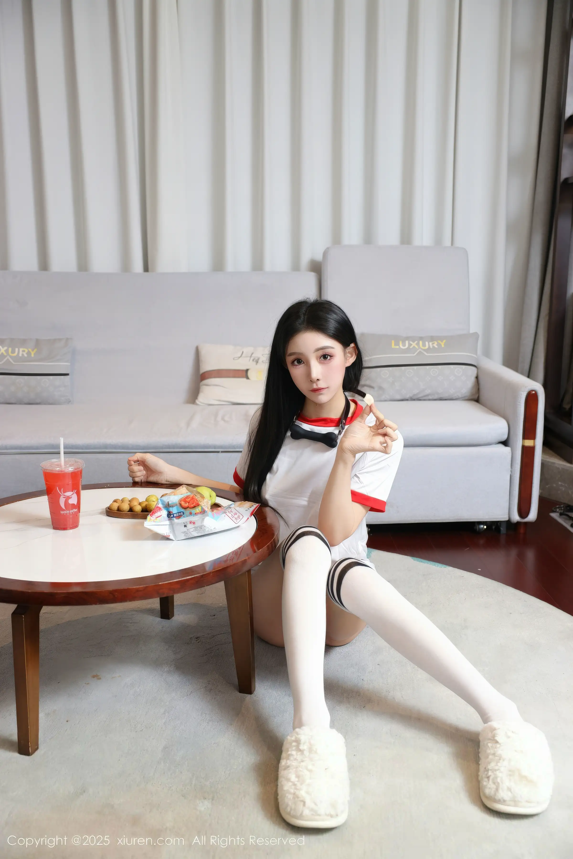 [XiuRen]高清写真图 2025.12.16 No.11110 许微微呀 情趣捆绑