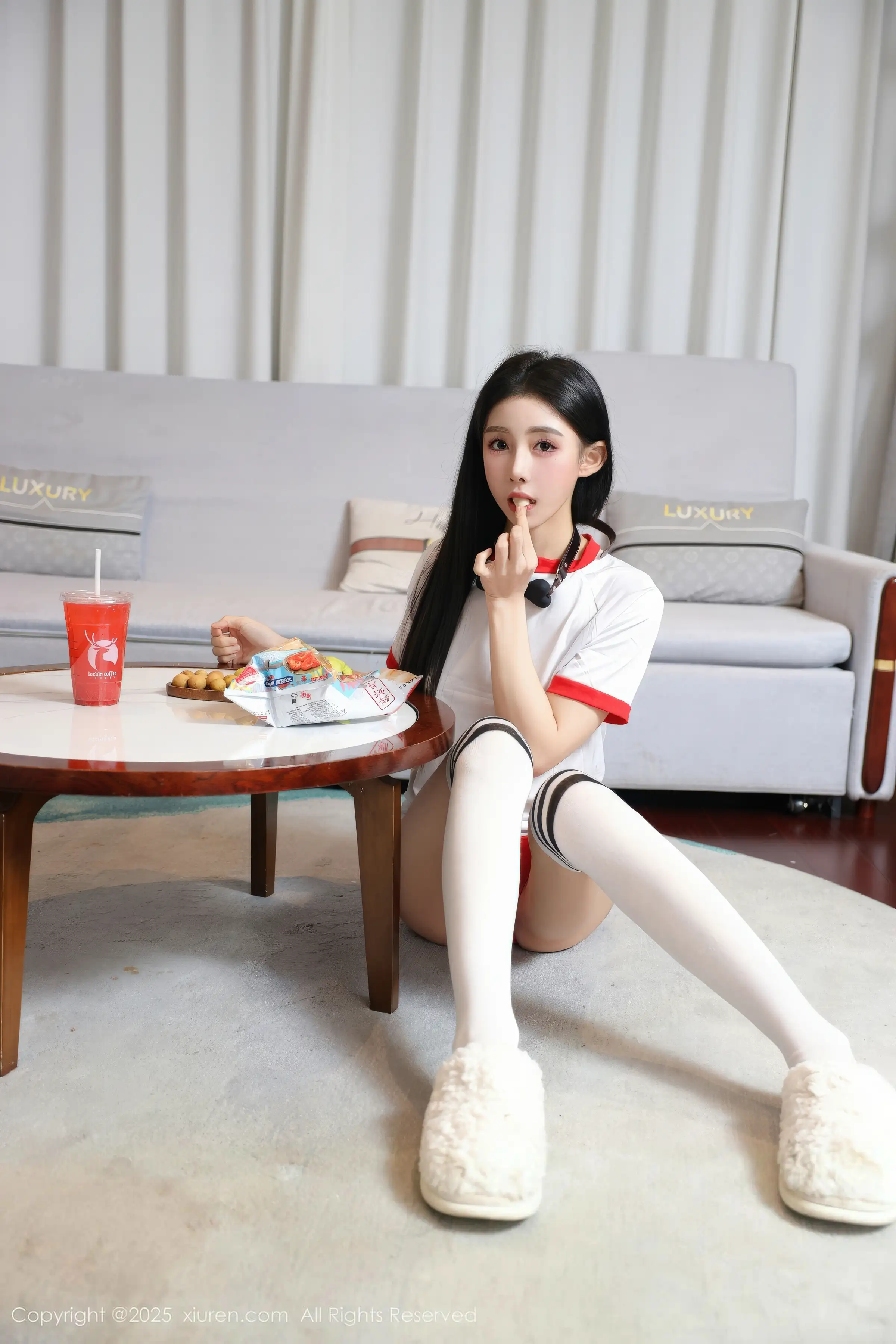 [XiuRen]高清写真图 2025.12.16 No.11110 许微微呀 情趣捆绑