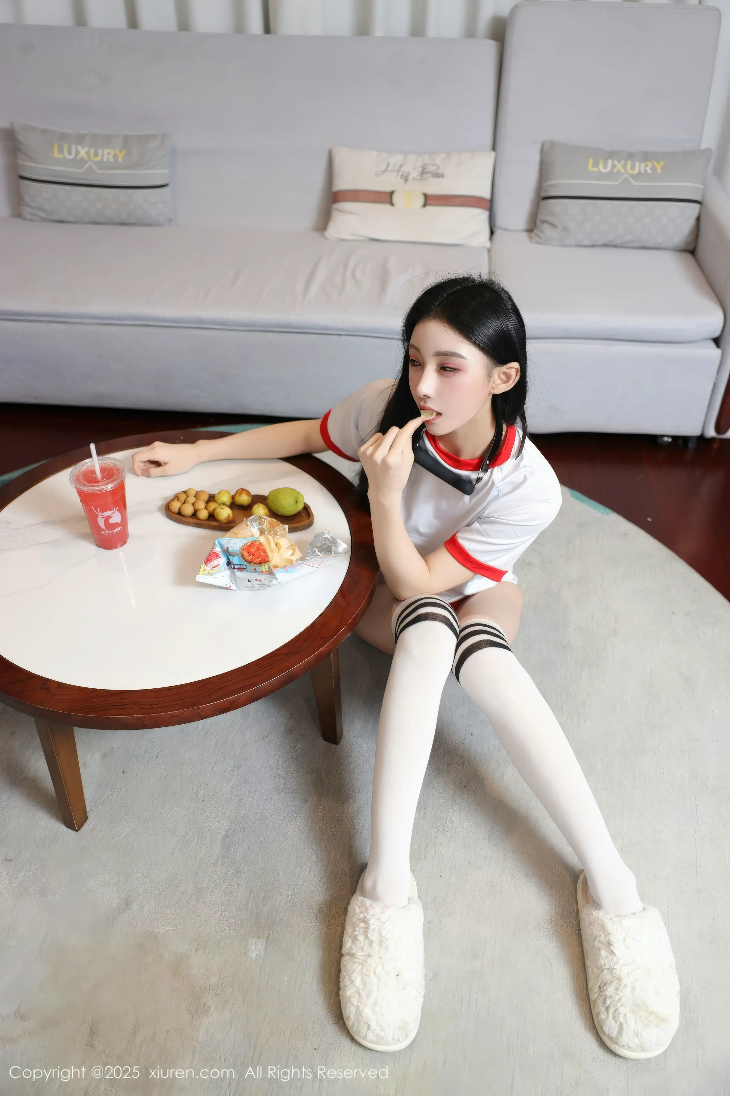 [XiuRen]高清写真图 2025.12.16 No.11110 许微微呀 情趣捆绑