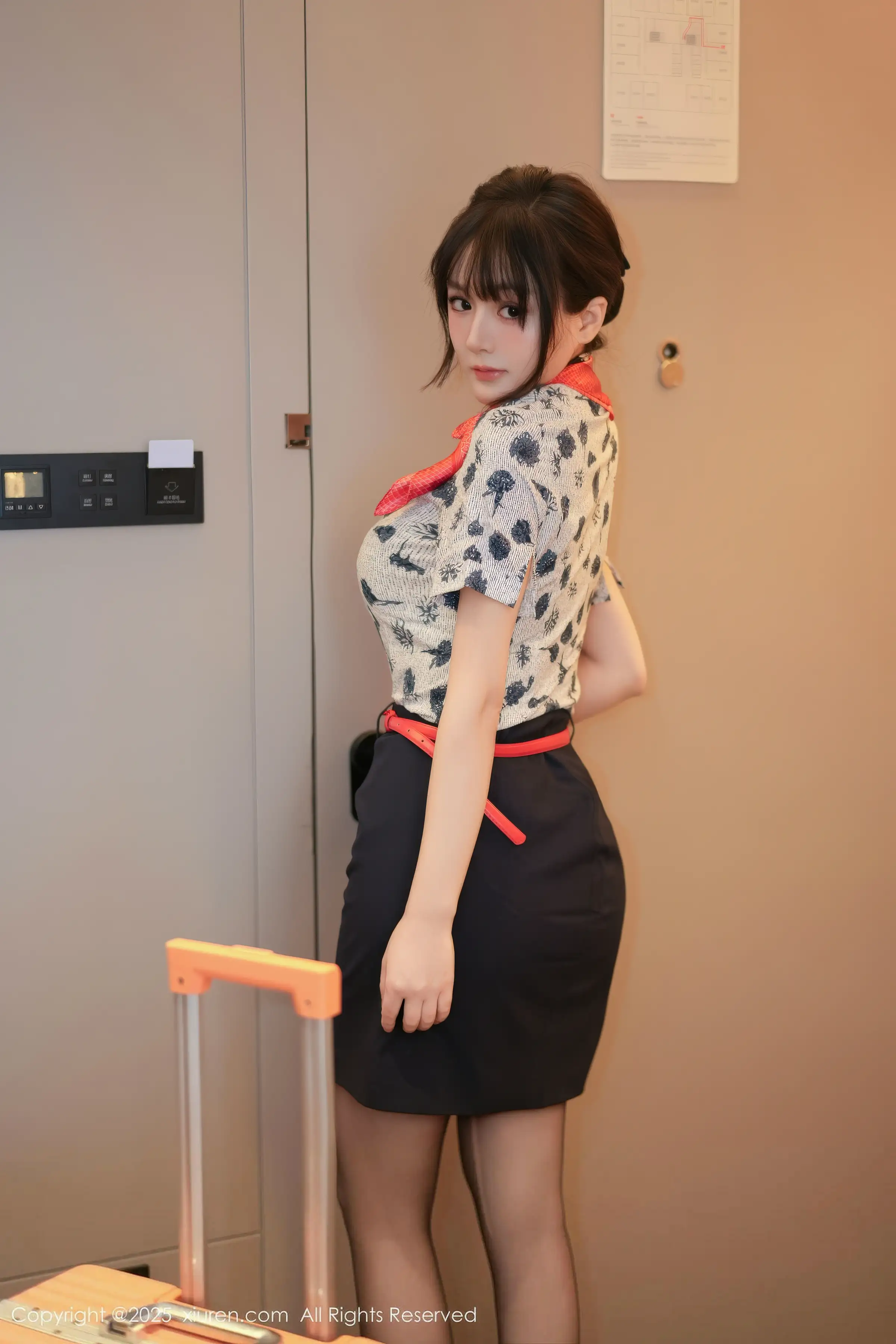 [XiuRen]高清写真图 2025.12.16 No.11115 沈南汐RuRu 空姐制服