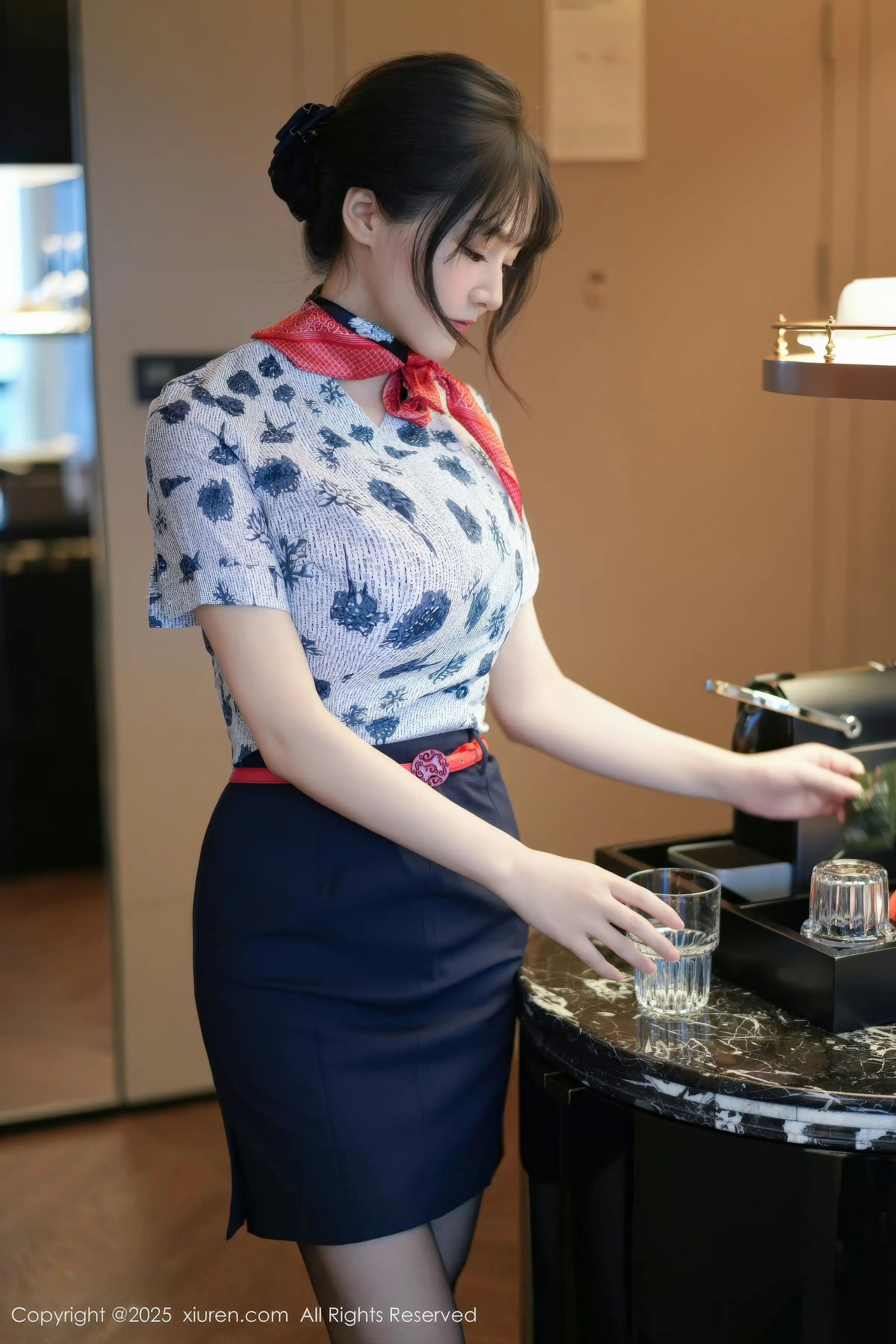 [XiuRen]高清写真图 2025.12.16 No.11115 沈南汐RuRu 空姐制服