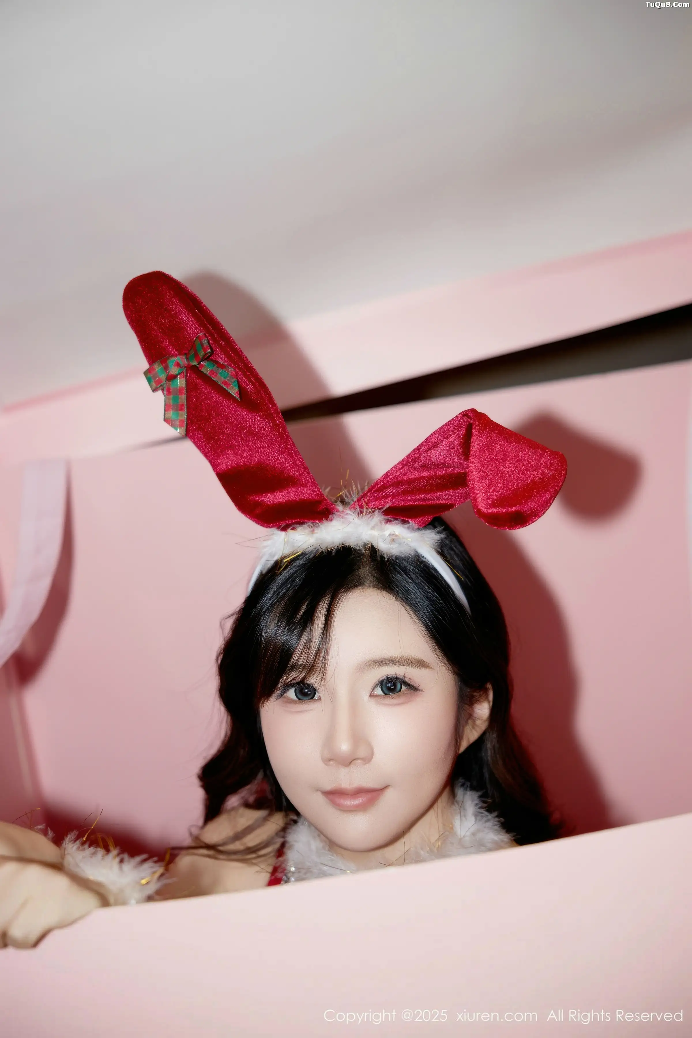 [XiuRen]高清写真图 2025.12.24 No.11149 小肉肉咪 圣诞主题