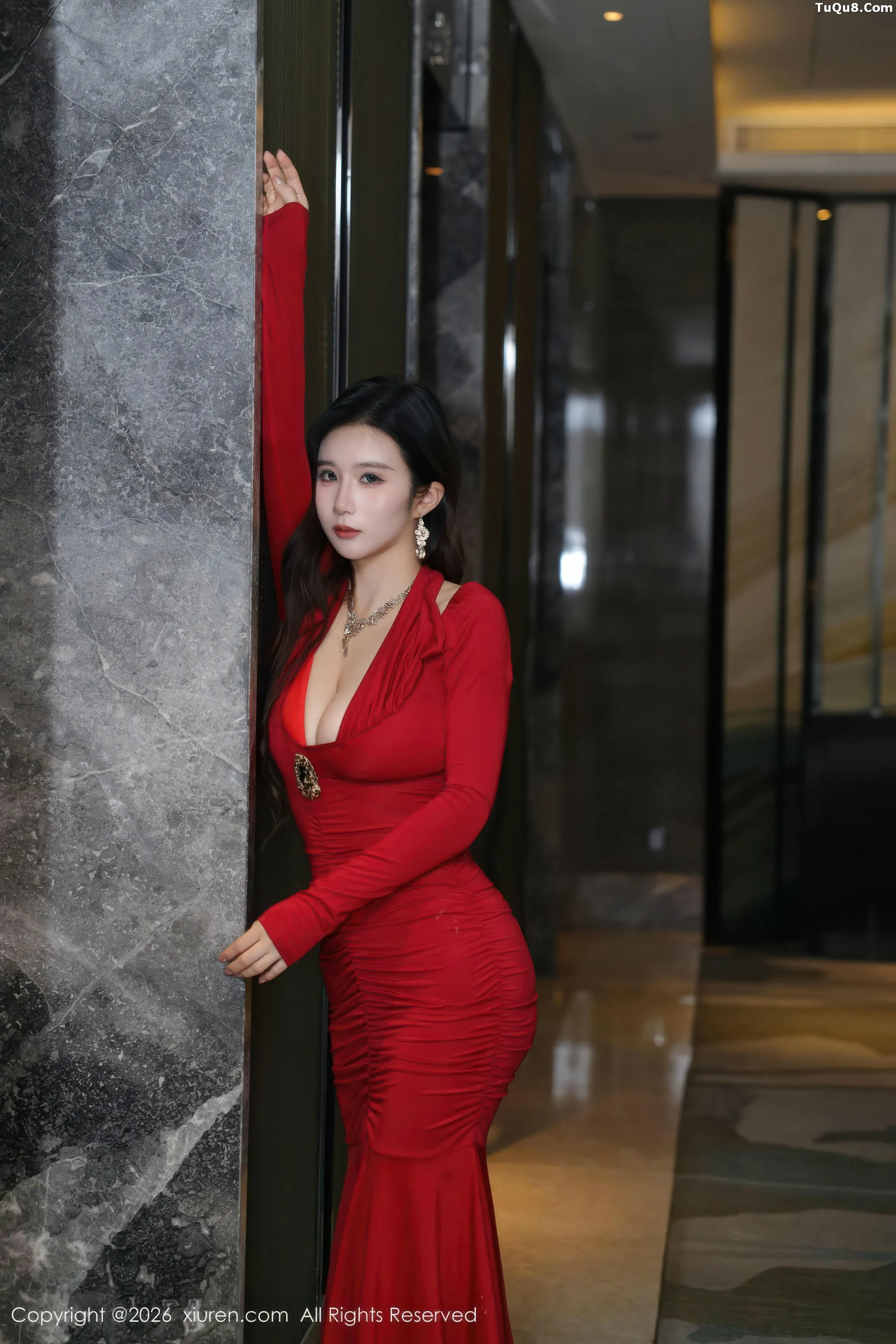 [XiuRen]高清写真图 2026.01.23 No.11271 小肉肉咪 开档黑丝