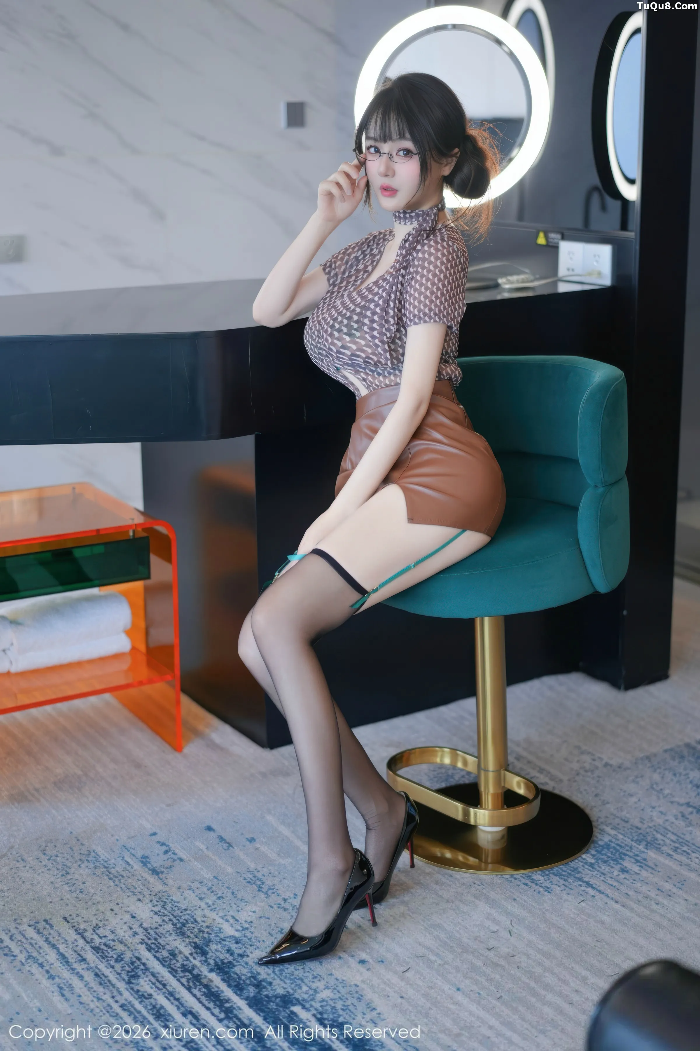 [XiuRen]高清写真图 2026.01.23 No.11268 沈南汐RuRu 棕色短裙