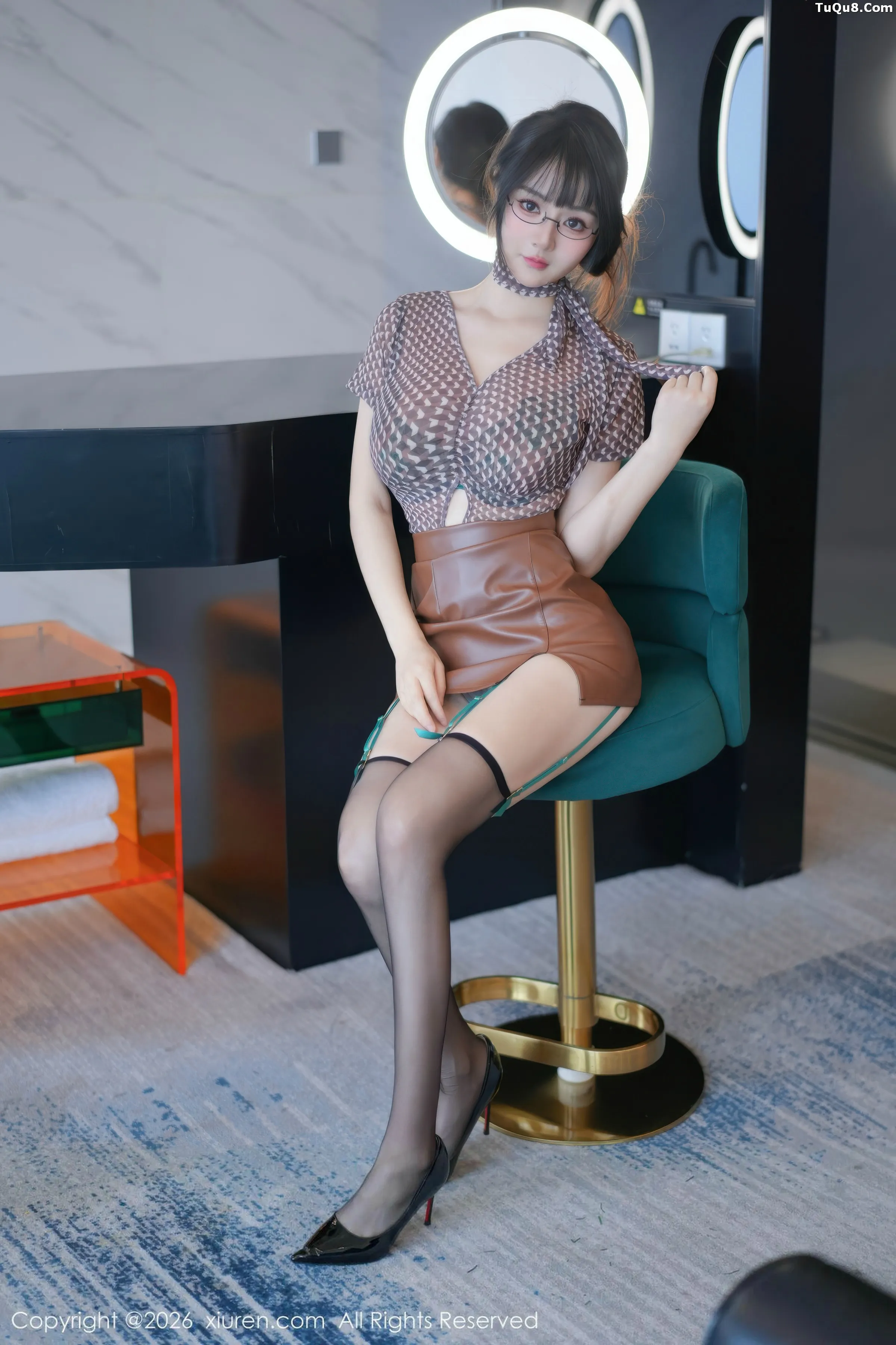 [XiuRen]高清写真图 2026.01.23 No.11268 沈南汐RuRu 棕色短裙