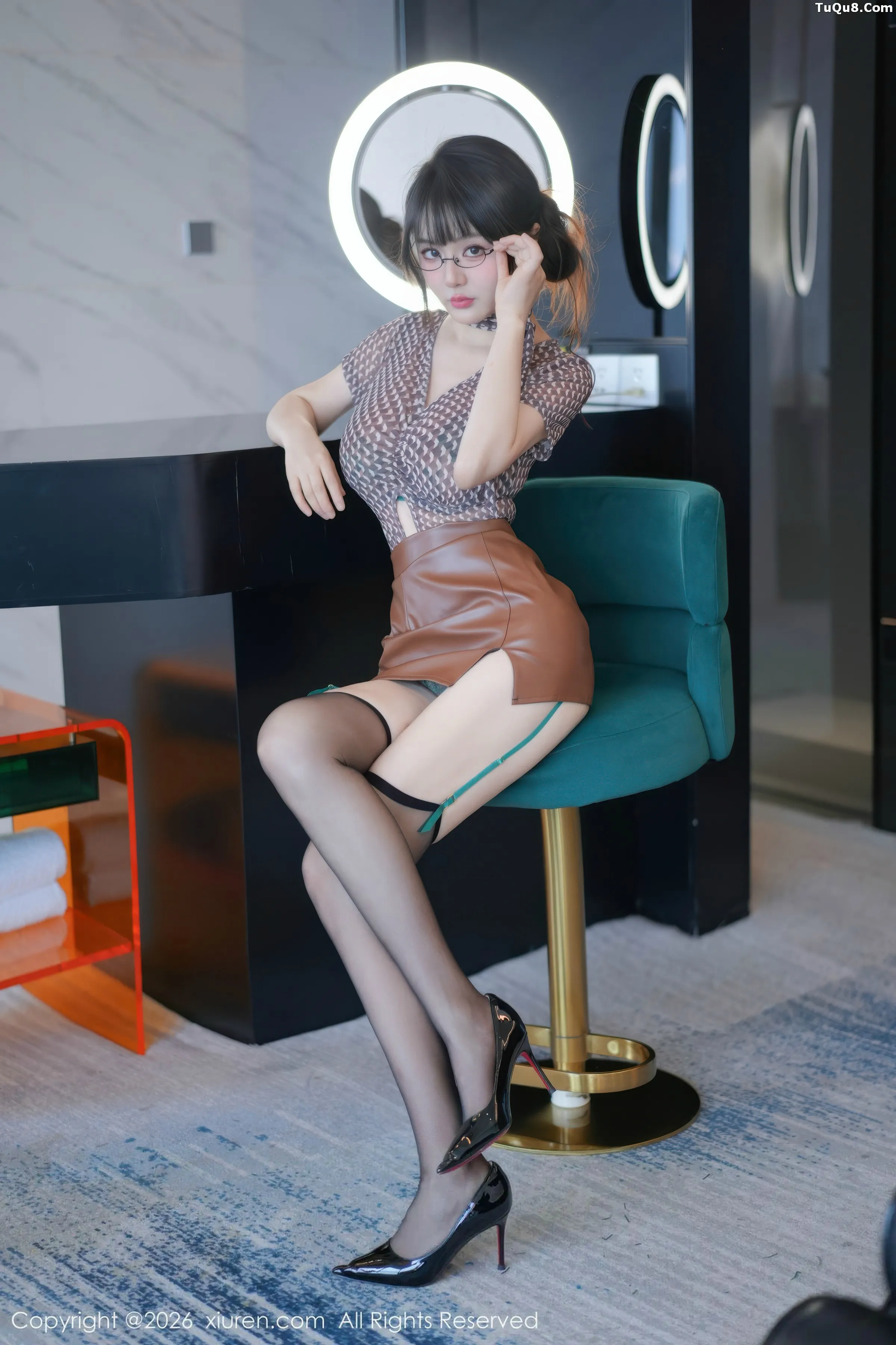 [XiuRen]高清写真图 2026.01.23 No.11268 沈南汐RuRu 棕色短裙