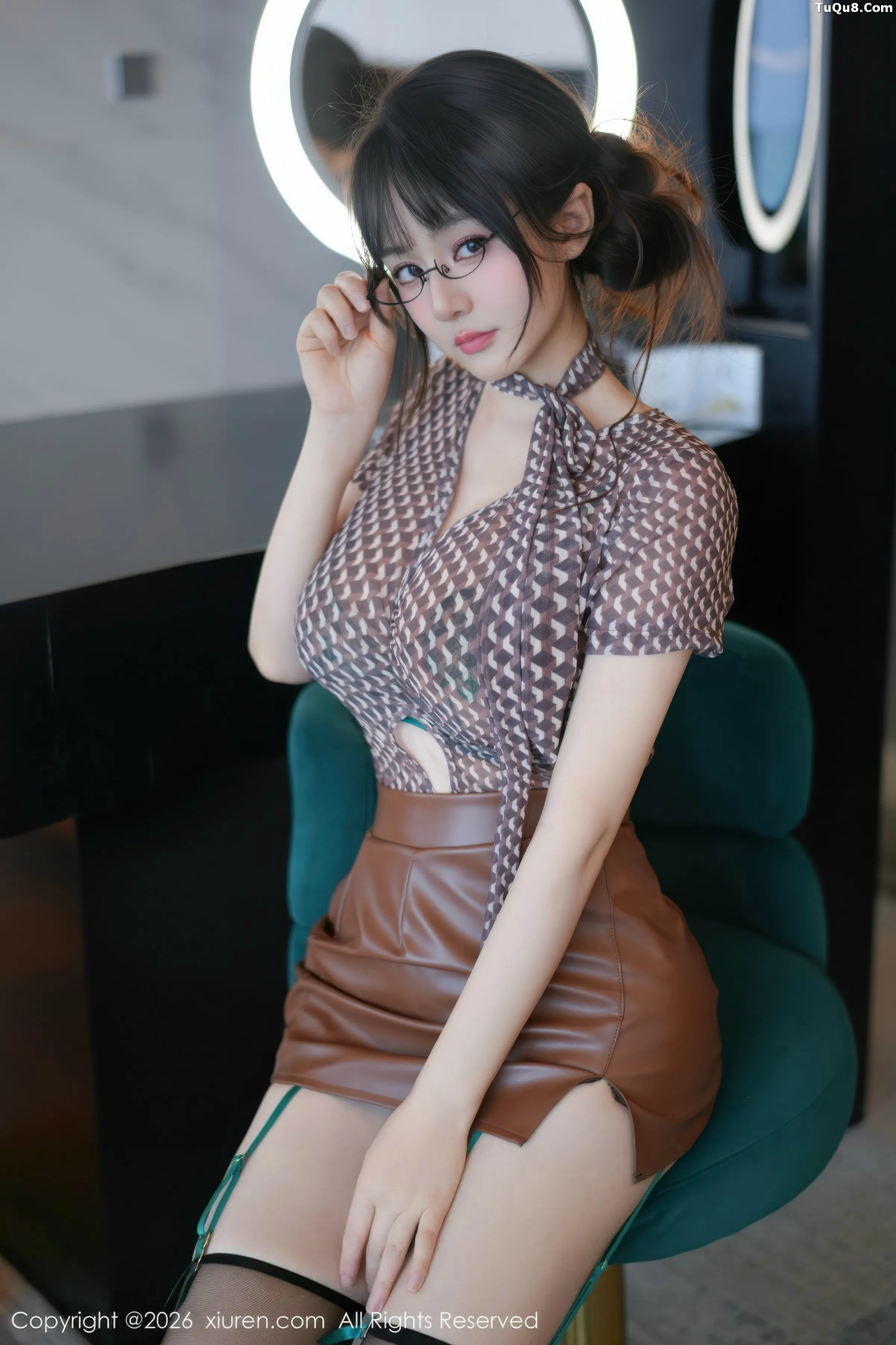 [XiuRen]高清写真图 2026.01.23 No.11268 沈南汐RuRu 棕色短裙