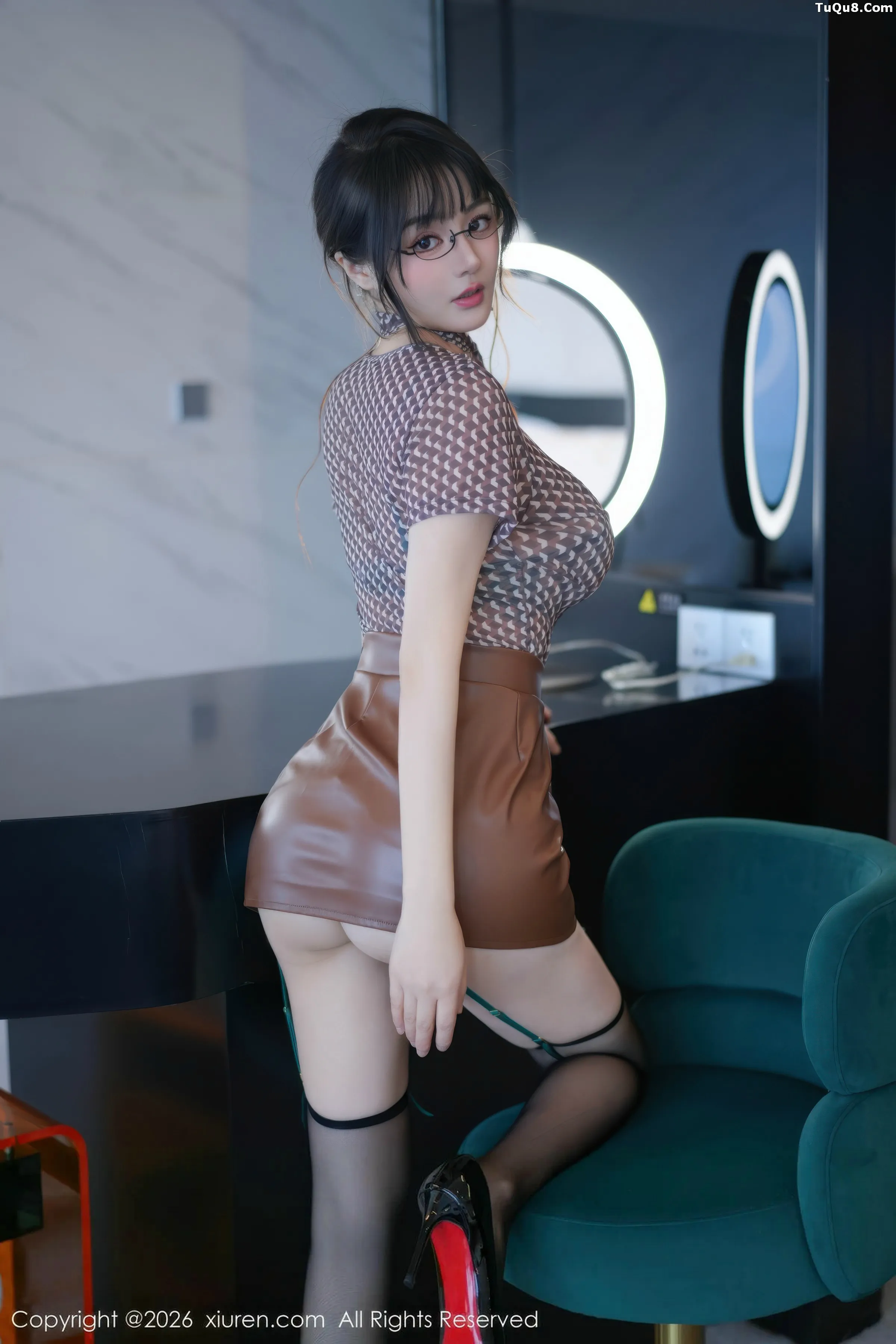[XiuRen]高清写真图 2026.01.23 No.11268 沈南汐RuRu 棕色短裙