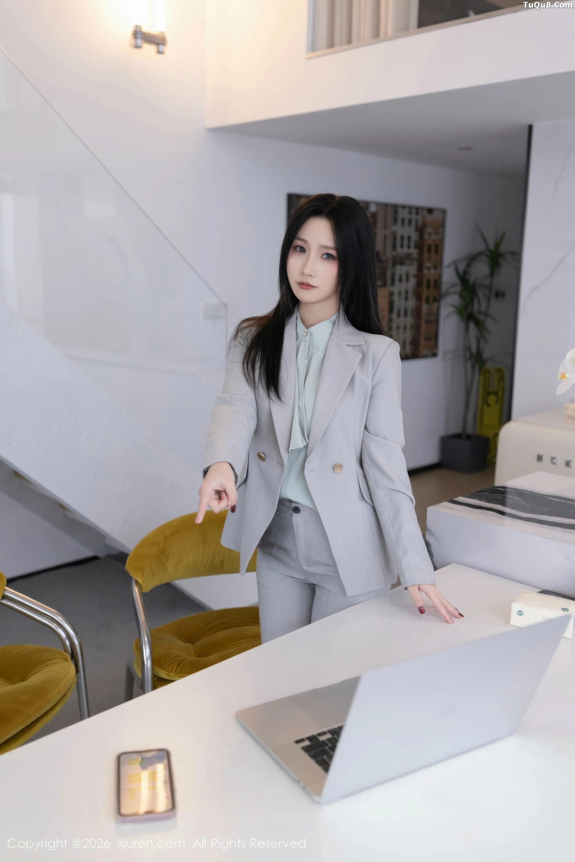 [XiuRen]高清写真图 2026.01.28 No.11285 杏子Yada 性感OL服饰