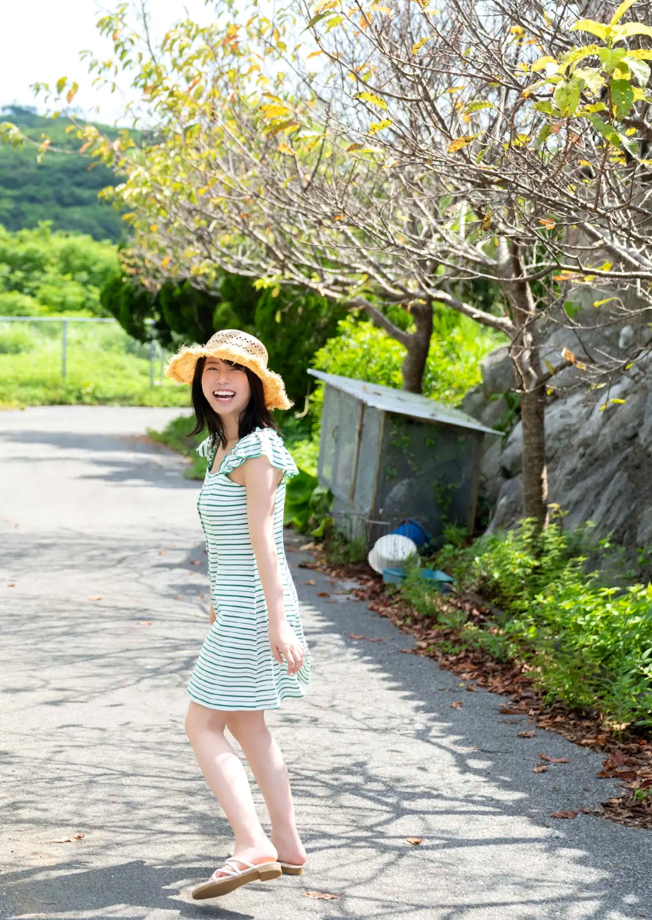 乙陽葵 - なぁ、なんしょん？ 日系清新草帽甜美写真 [80P]