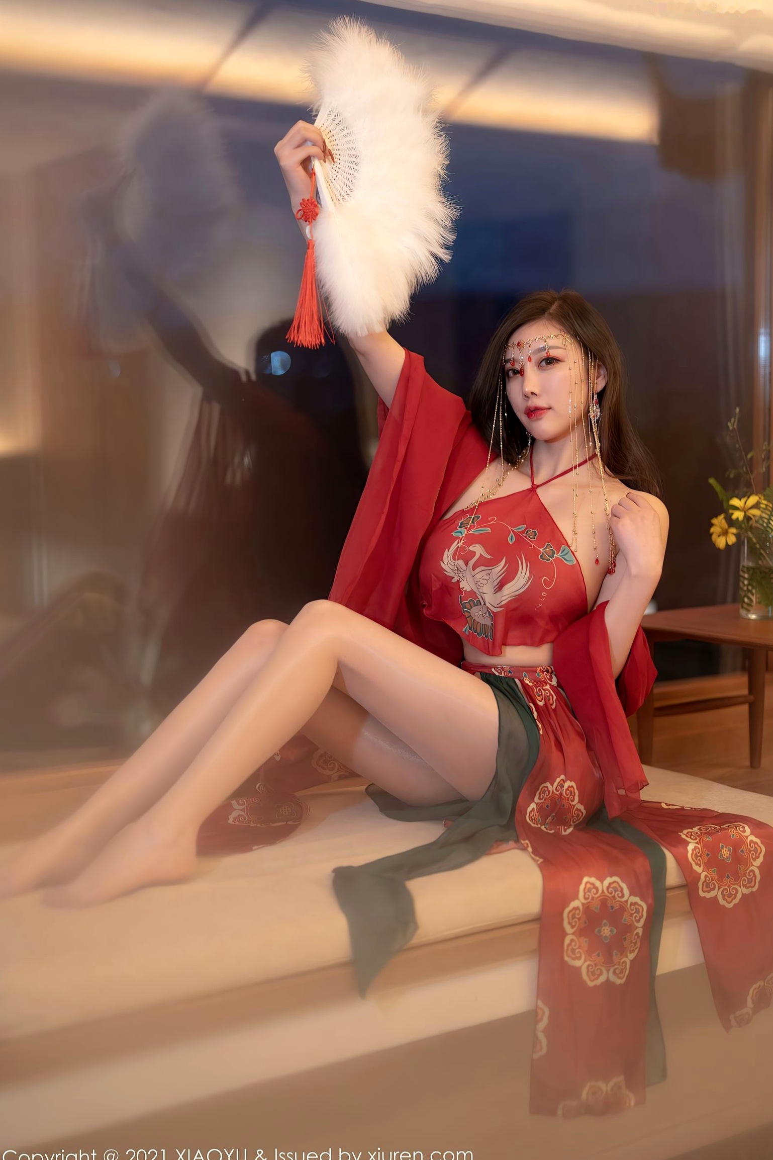 XiaoYu语画界-杨晨晨Sugar-丽江心愿旅拍红色古装肚兜-典雅古典韵味-酒店私房摄影