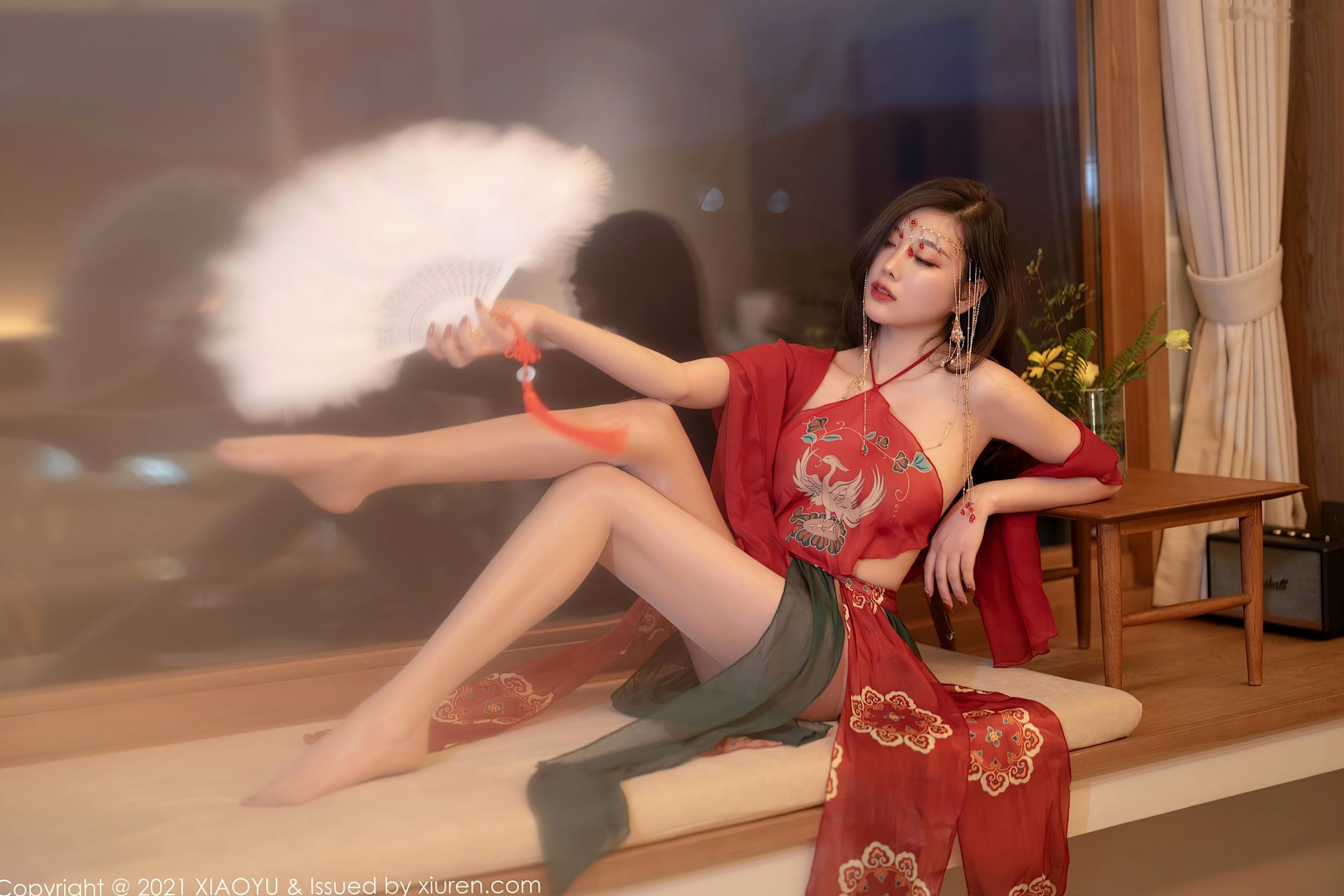 XiaoYu语画界-杨晨晨Sugar-丽江心愿旅拍红色古装肚兜-典雅古典韵味-酒店私房摄影