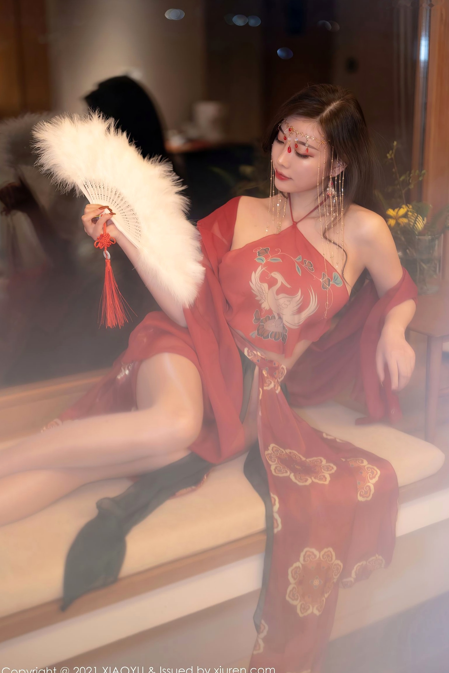 XiaoYu语画界-杨晨晨Sugar-丽江心愿旅拍红色古装肚兜-典雅古典韵味-酒店私房摄影