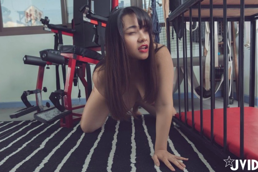 [JVID系列] 至深调教：写真店长的女友，沉浸式私密束缚现场，火辣身材配丝袜诱惑，视觉冲击力十足，全套私密影像记录