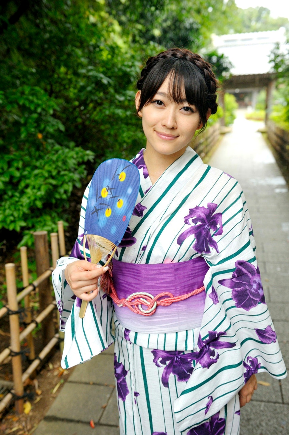 西野翔PB写真集《欲情の湯》：古朴和服漫步与温泉湿身诱惑，演绎日系清纯与性感的极致碰撞