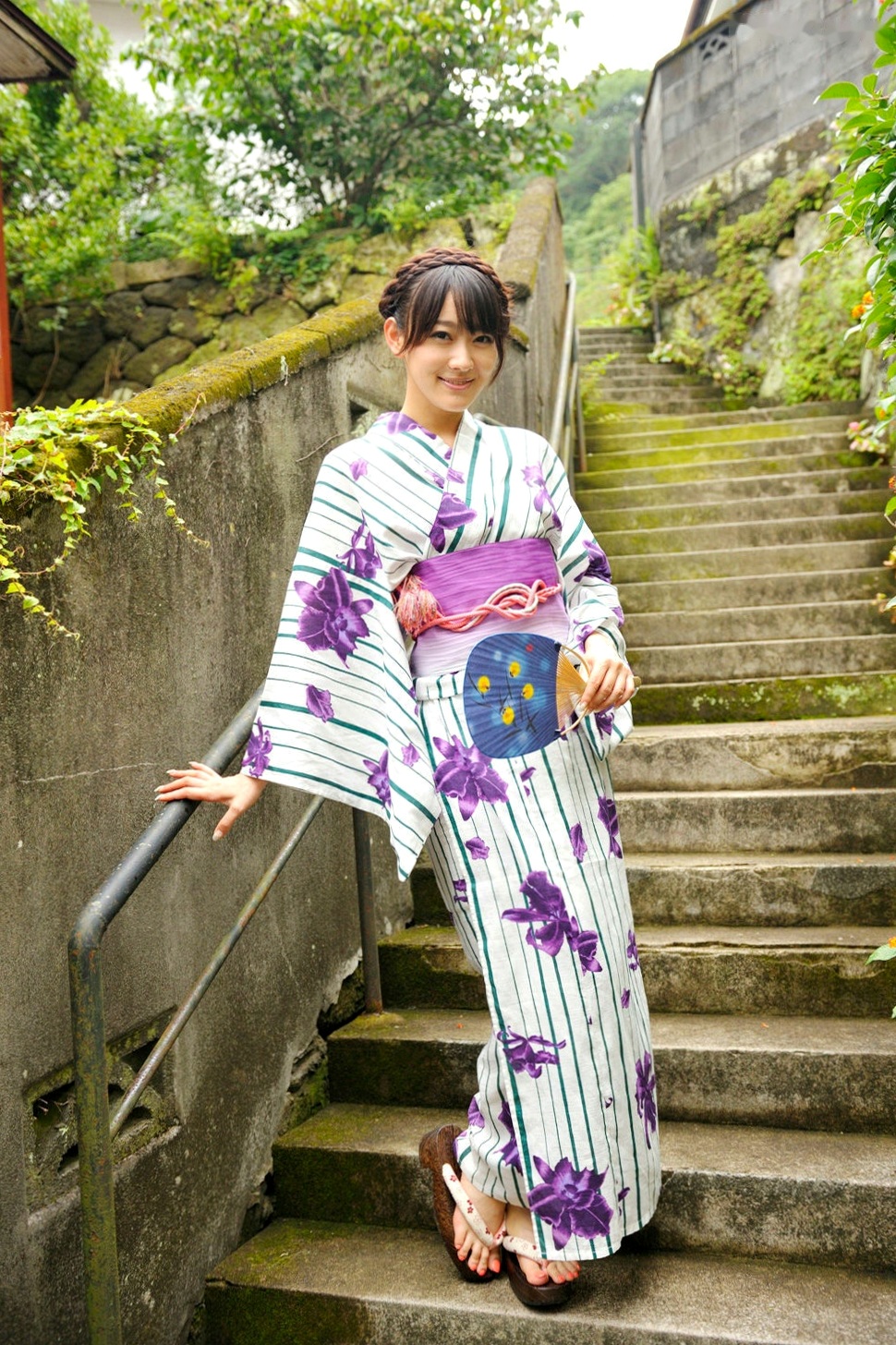 西野翔PB写真集《欲情の湯》：古朴和服漫步与温泉湿身诱惑，演绎日系清纯与性感的极致碰撞