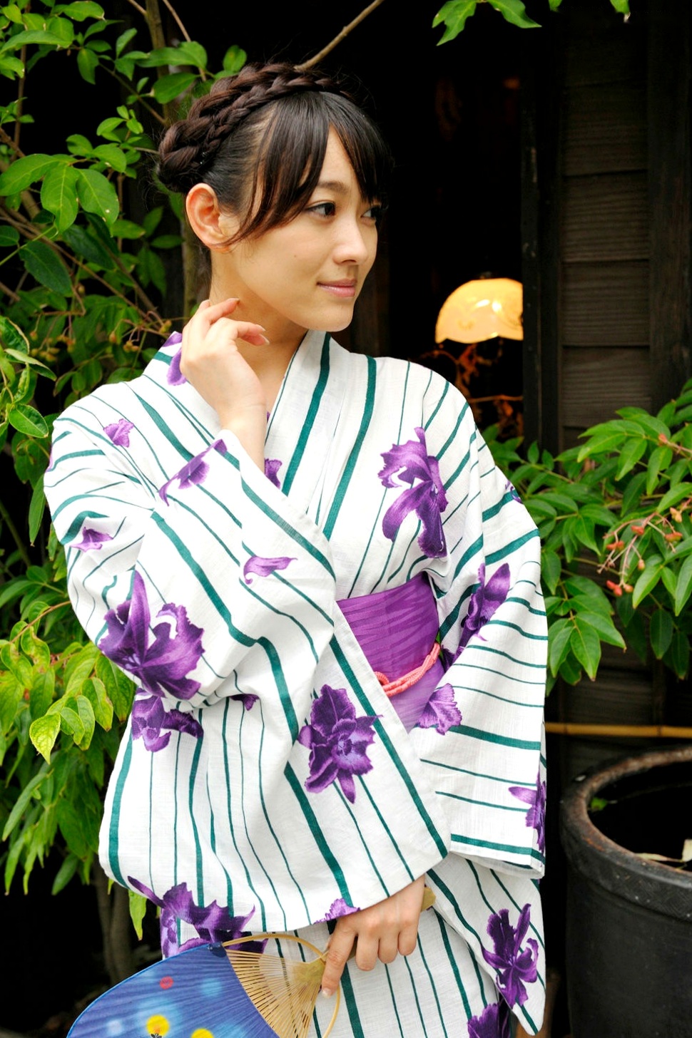 西野翔PB写真集《欲情の湯》：古朴和服漫步与温泉湿身诱惑，演绎日系清纯与性感的极致碰撞