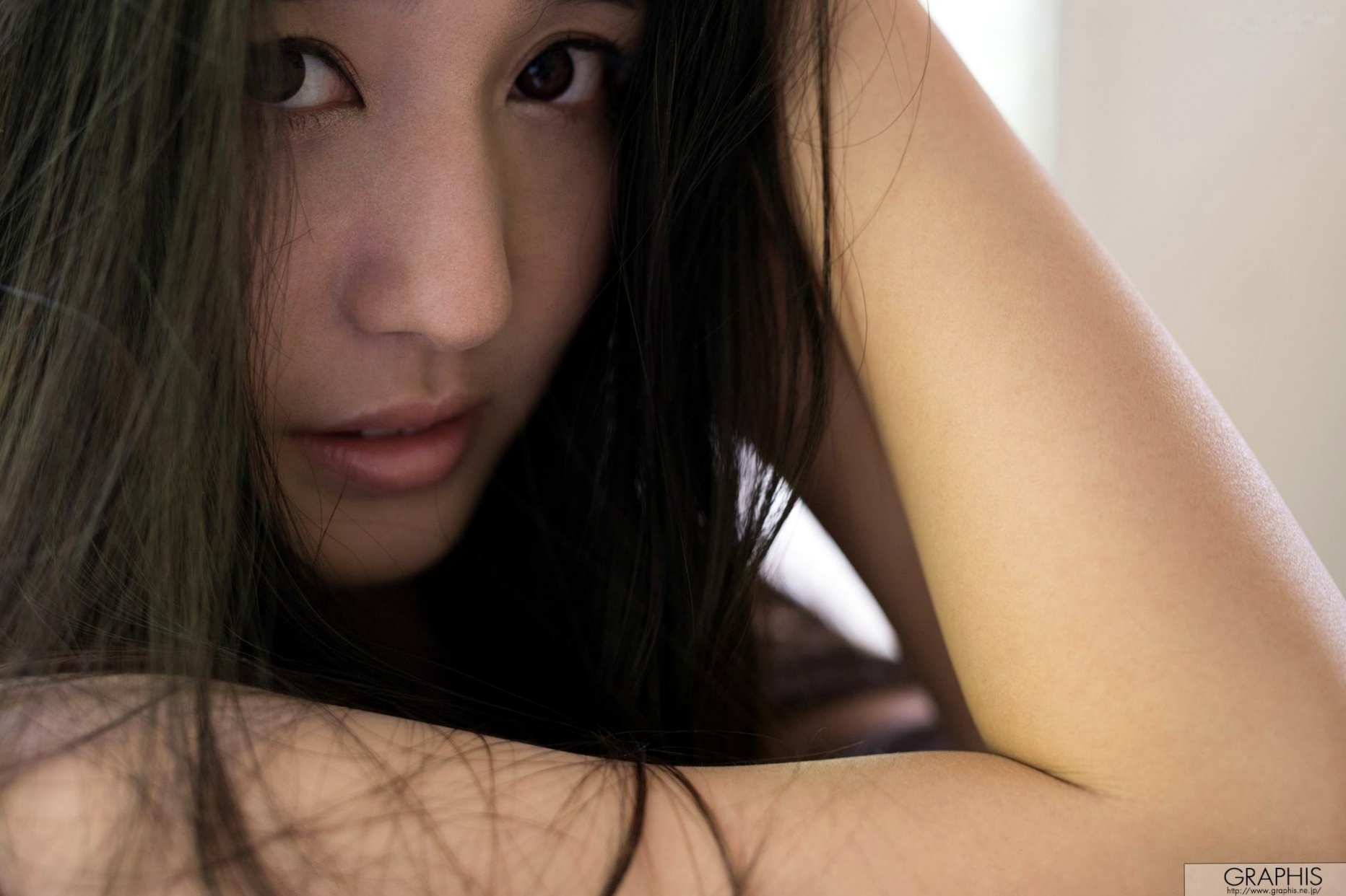 Graphis_古川いおり《Midday Illusion》户外清新自然、唯美沐浴瞬间、甜美笑容写真集[30P]