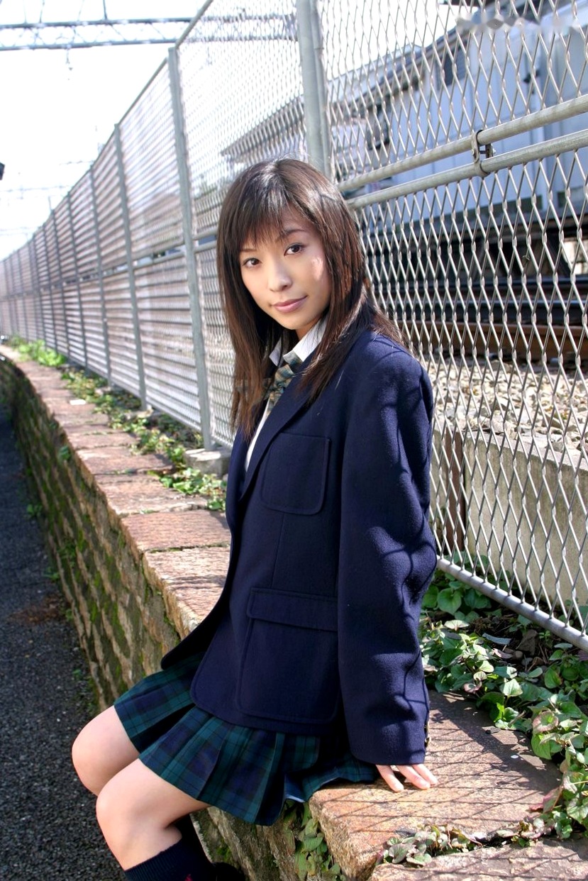 Graphis_佳澄果穗(Kasumi Kaho) 邻家学妹校服诱惑与极致内衣 写真集[16P]