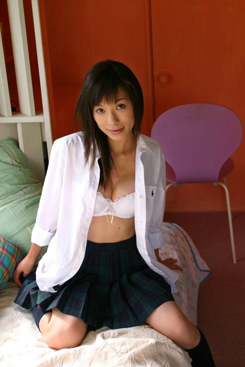 Graphis_佳澄果穗(Kasumi Kaho) 邻家学妹校服诱惑与极致内衣 写真集[16P]