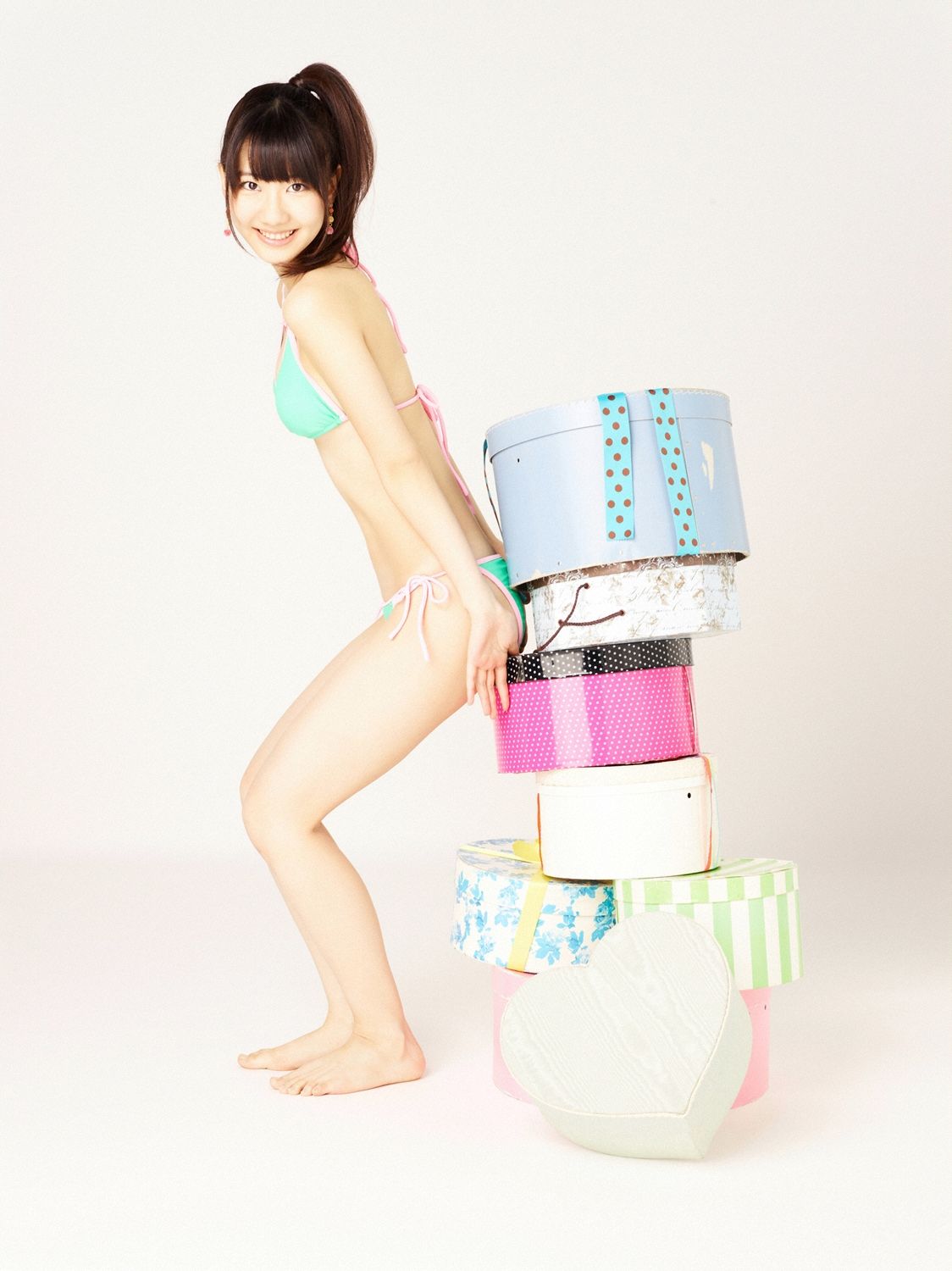 柏木由纪(Kashiwagi Yuki)《プレゼント》[YS Web]高清写真图Vol.508