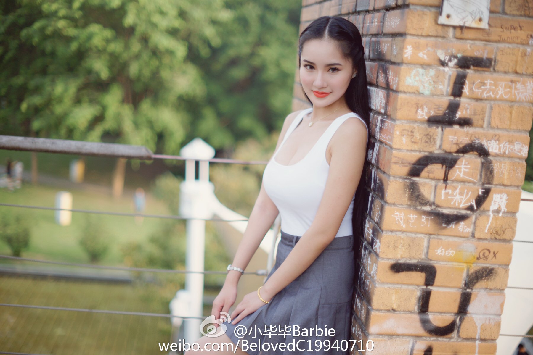 小毕毕Barbie 超级养眼的微博私房照诱惑写真图