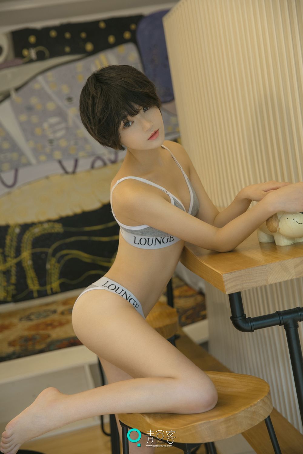 短发精灵悦爷妖精 运动内衣唯美出镜