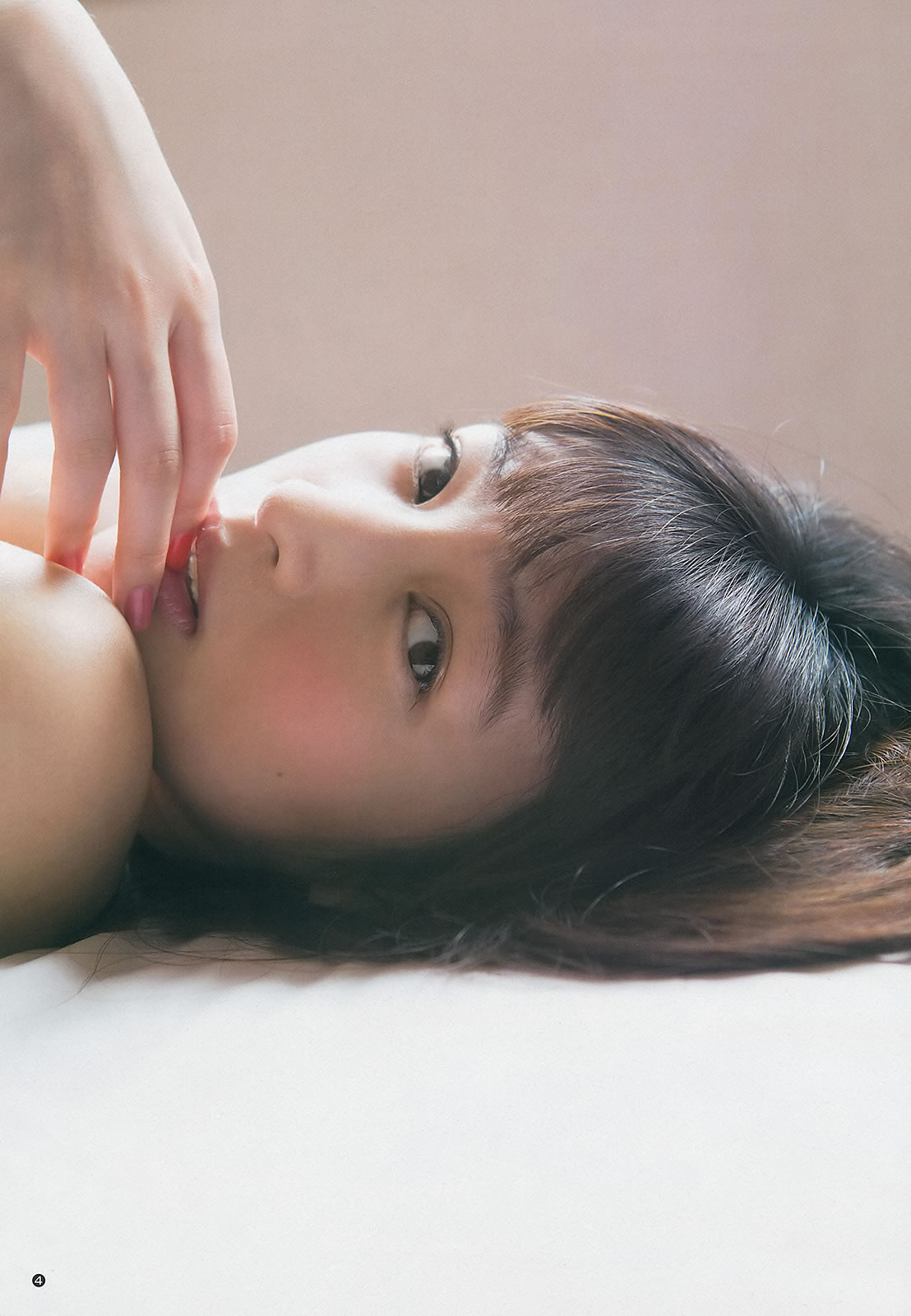 [Weekly Young Jump]高清写真图2013 No.18 19 日南响子 中村静香 モーニング娘。 西内まりや [28P]高清写真图