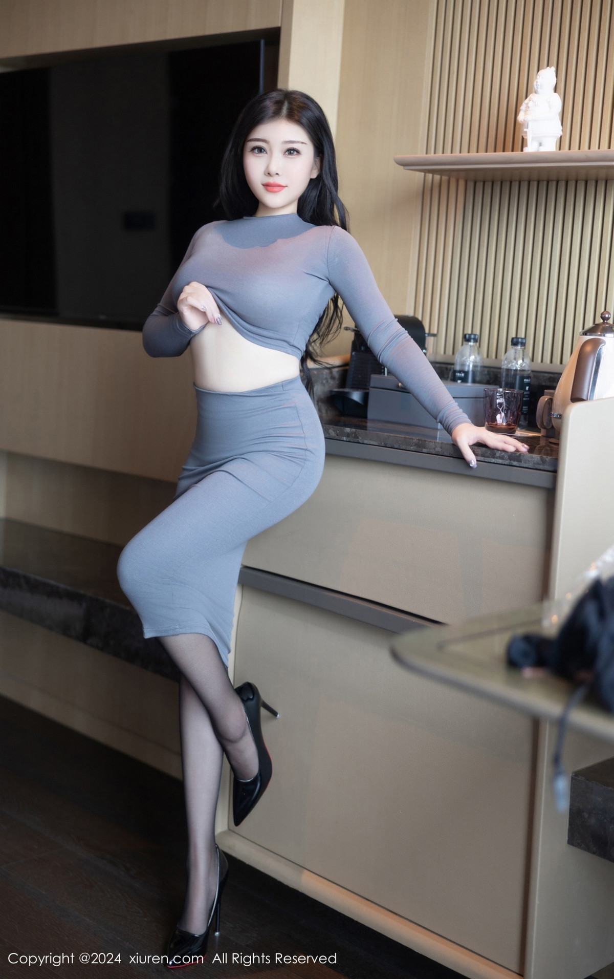 [XiuRen]高清写真图 2024.10.22 No.9325 白洁Bessie 丝袜美臀