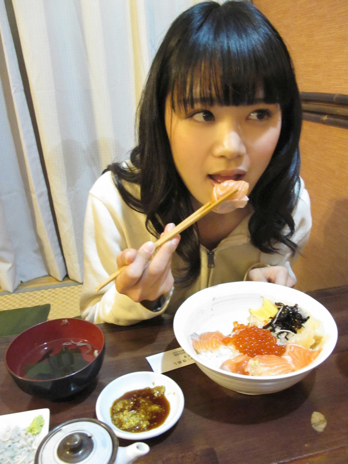 东江日香理(あがりえひかり) [YS-Web]高清写真图套图写真图集 Vol.599 ぷるぷる游戏
