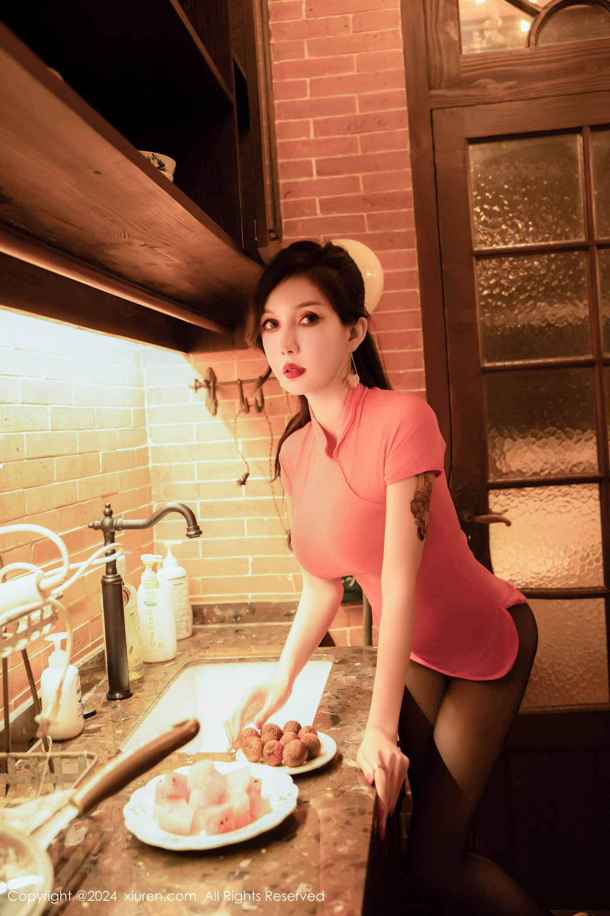 [XiuRen]高清写真图 2024.08.13 No.9005 陈怡曼 黑丝美腿