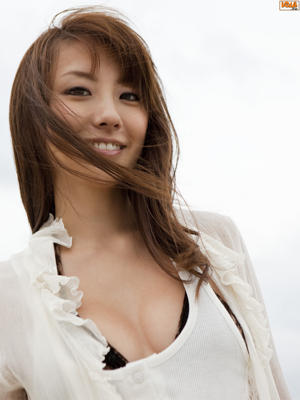 山本梓-[bomb.tv]高清写真图2009年10月份