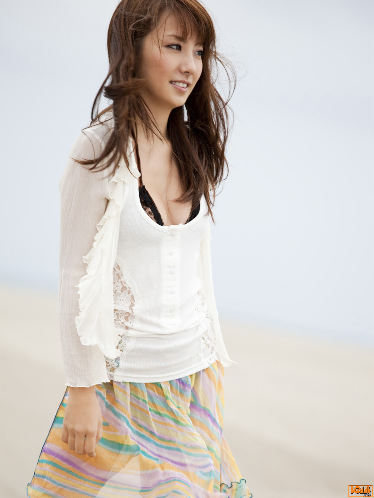 山本梓-[bomb.tv]高清写真图2009年10月份