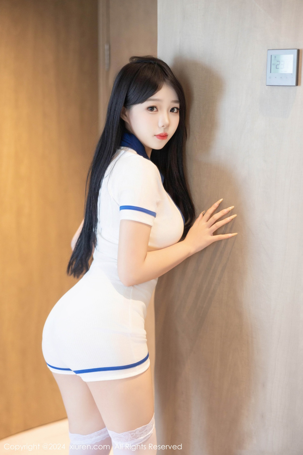 [XiuRen]高清写真图 2024.08.23 No.9056 黎秋秋 丝袜制服