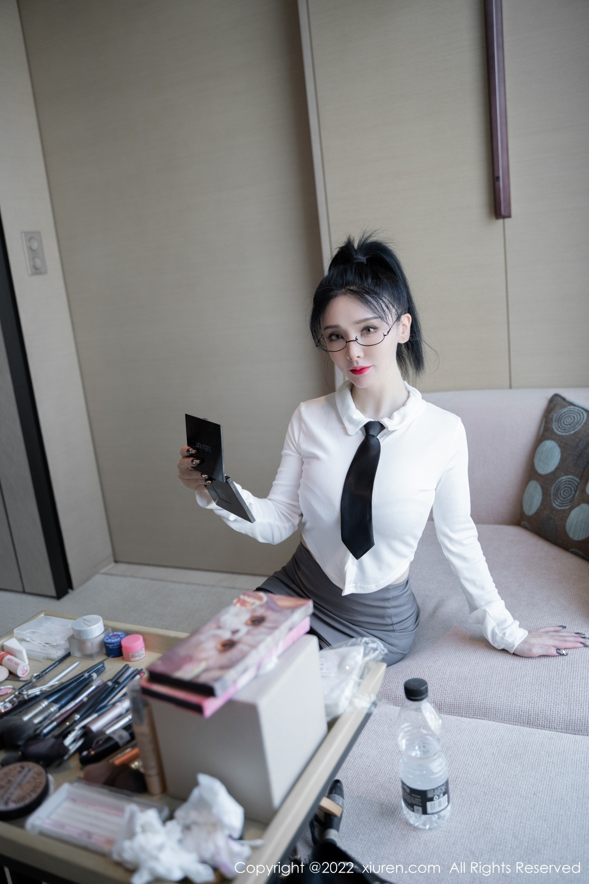 [XiuRen]高清写真图 2022.11.15 No.5856 潘娇娇 黑丝美臀