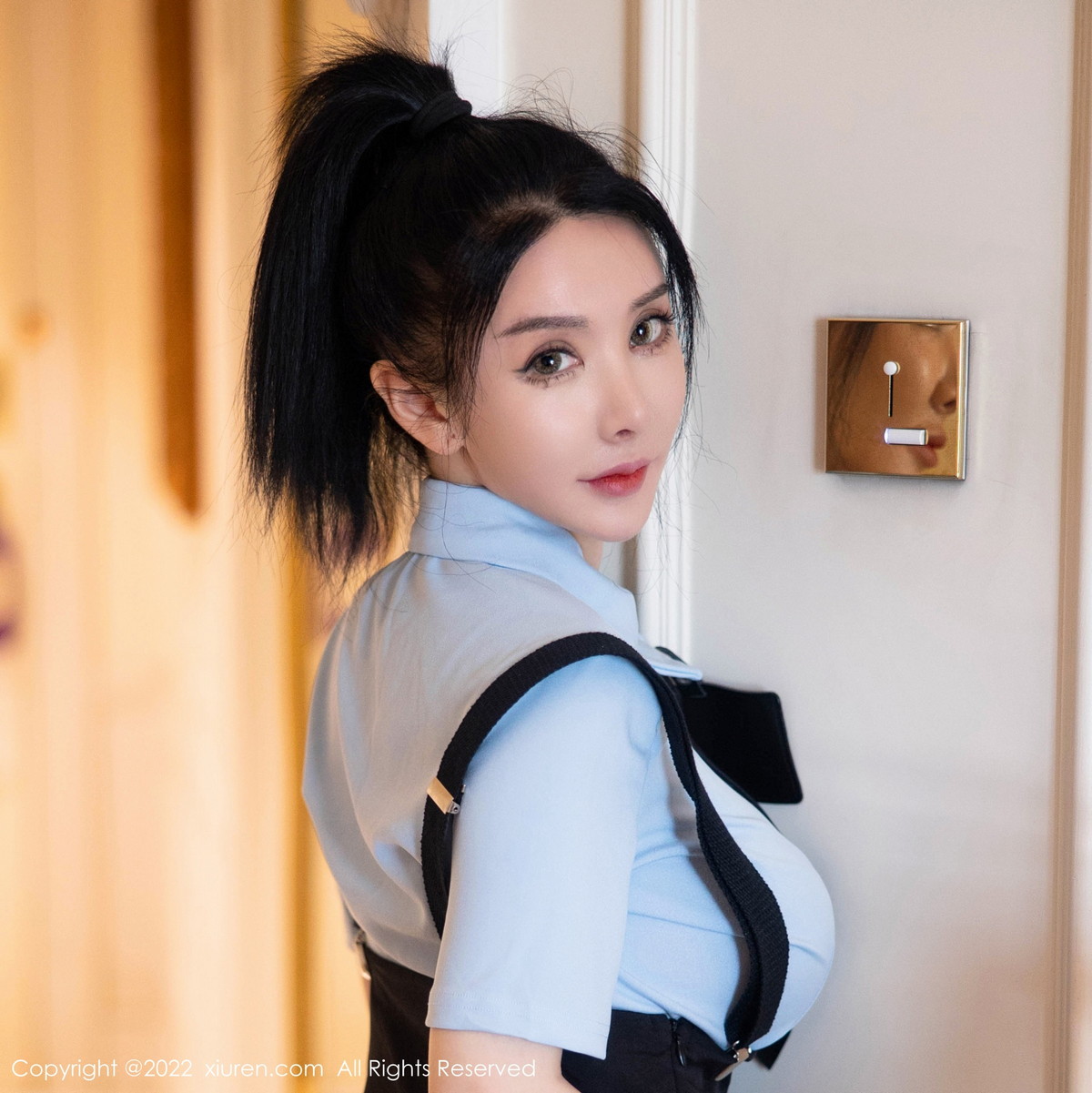 [XiuRen]高清写真图 2022.11.01 No.5785 潘娇娇 短裙黑丝