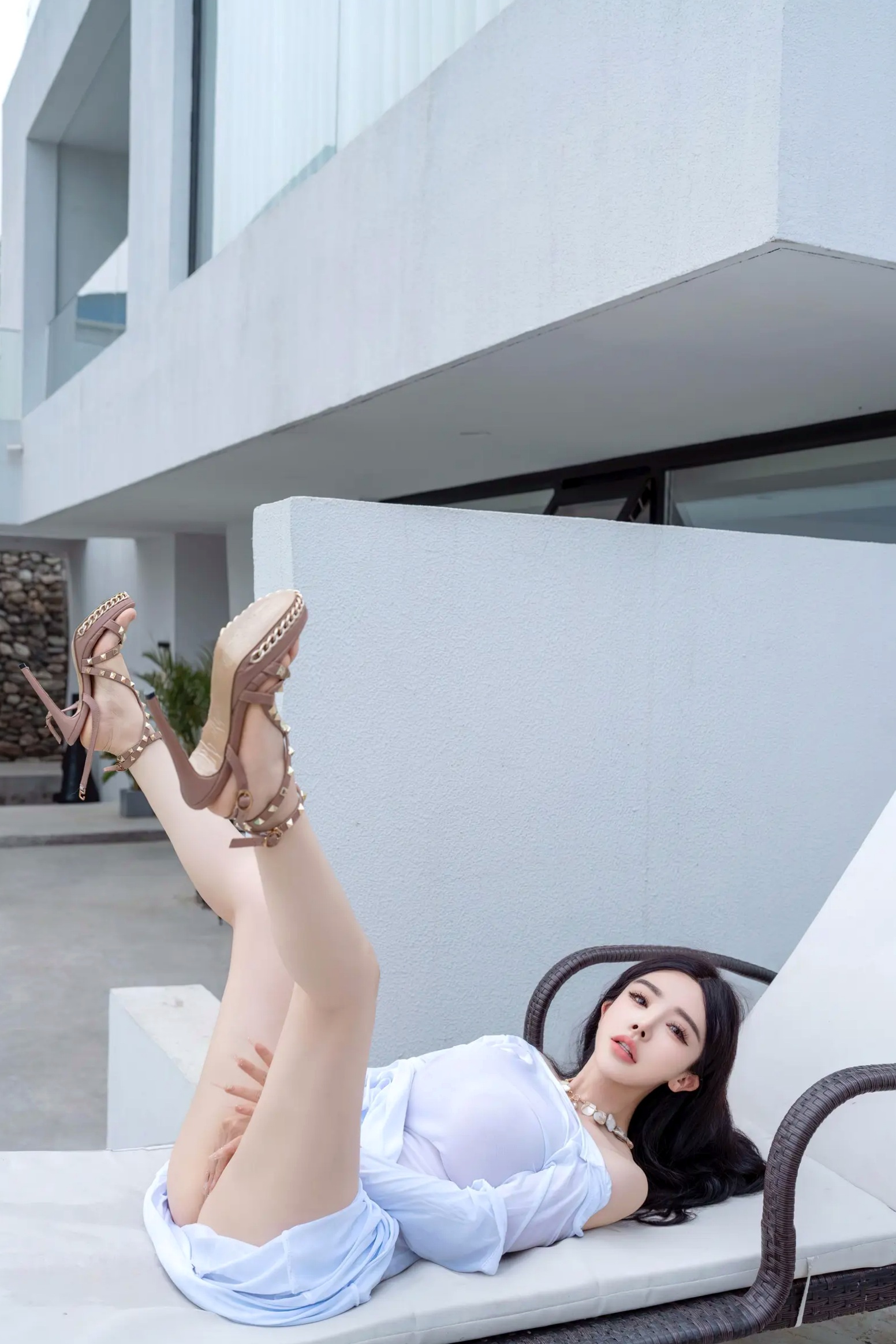 潘娇娇 庭院中的春色[90P] - 户外白色长裙诱惑 私房极品性感写真