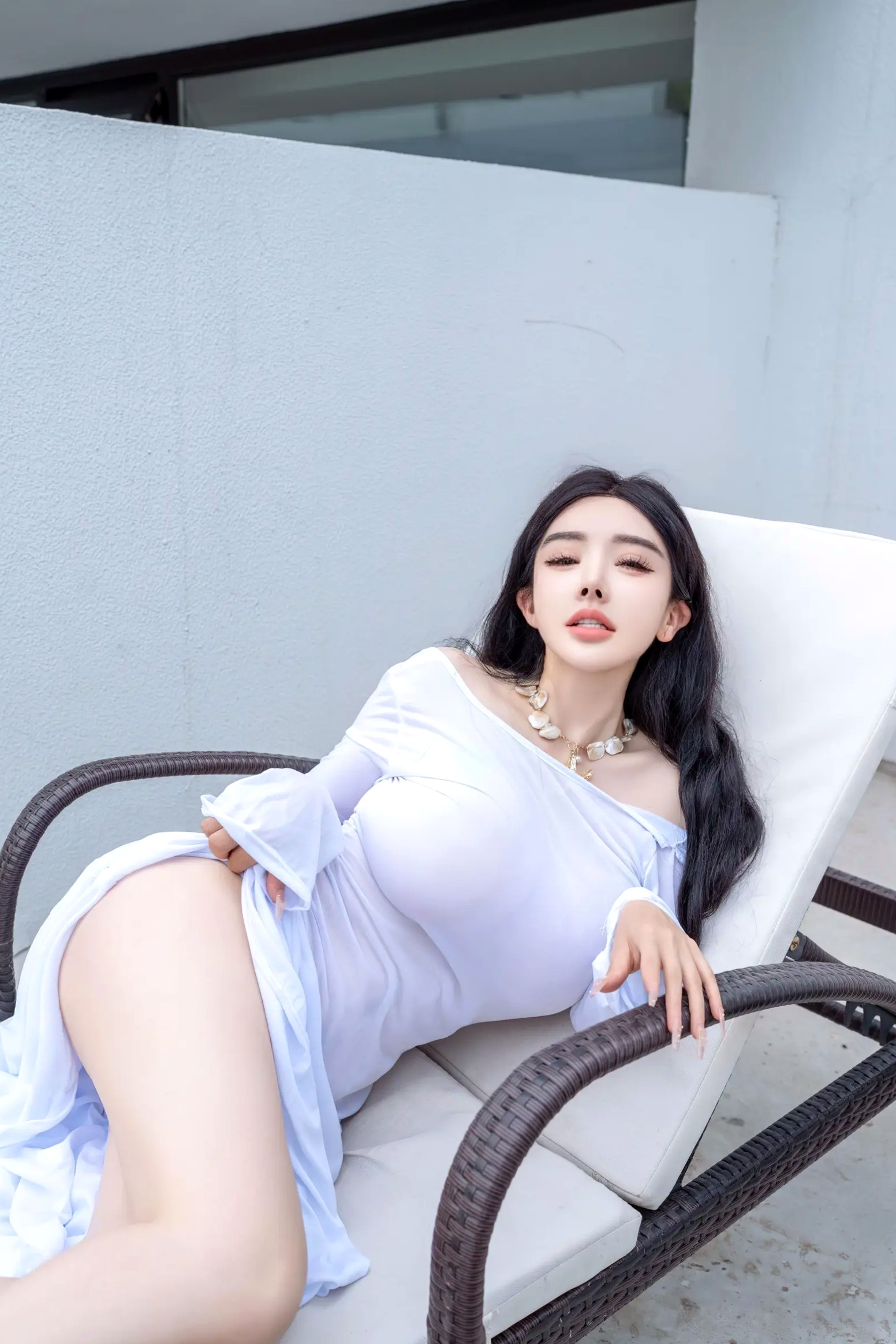 潘娇娇 庭院中的春色[90P] - 户外白色长裙诱惑 私房极品性感写真