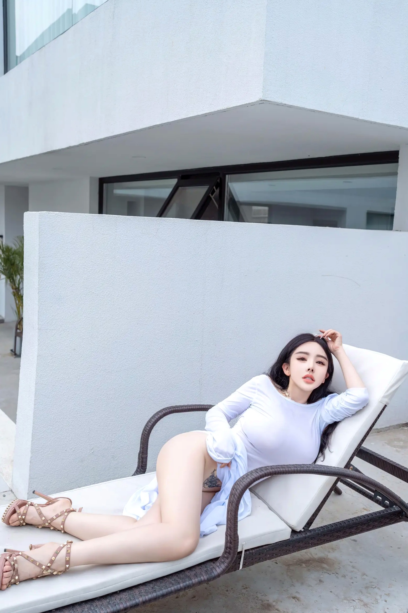 潘娇娇 庭院中的春色[90P] - 户外白色长裙诱惑 私房极品性感写真