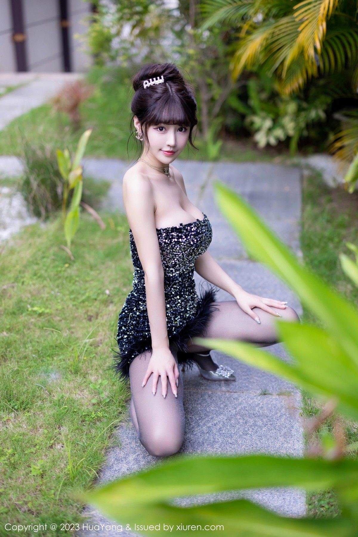 [HuaYang]高清写真图 2023.03.09 VOL.528 朱可儿Flora 黑丝美腿