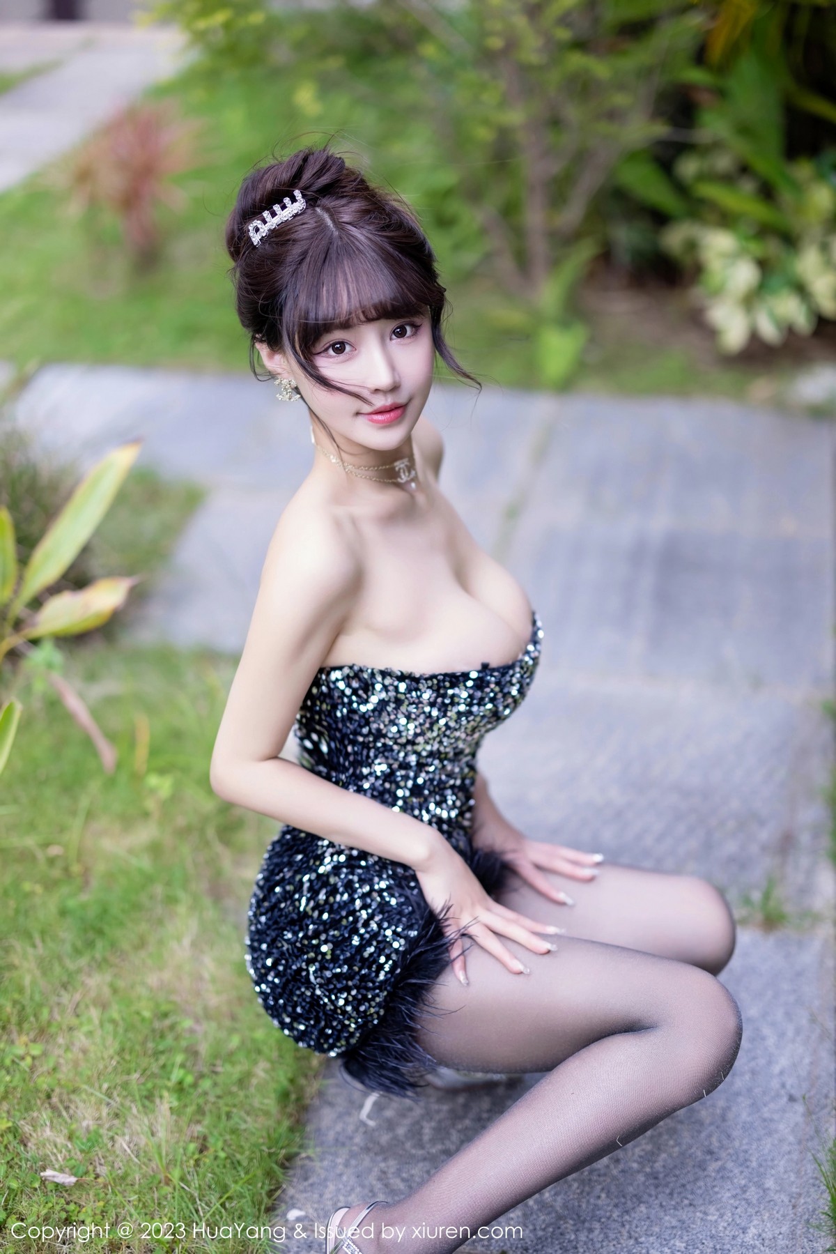 [HuaYang]高清写真图 2023.03.09 VOL.528 朱可儿Flora 黑丝美腿