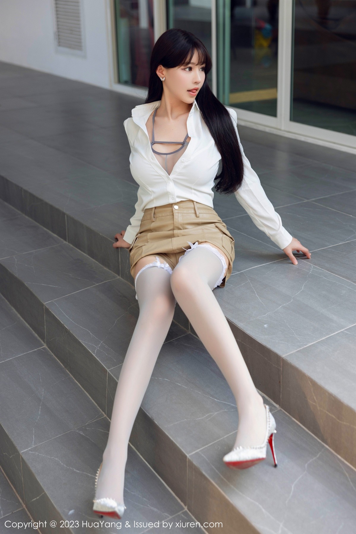 [HuaYang]高清写真图 2023.04.18 VOL.530 朱可儿Flora 丝袜美臀