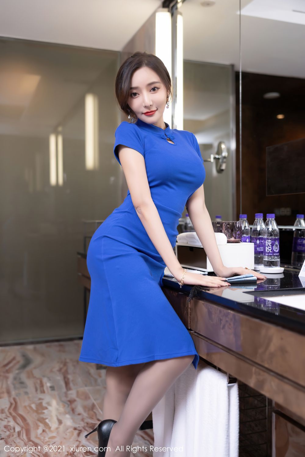 [XiuRen]高清写真图 2021.11.19 No.4242 王馨瑶yanni
