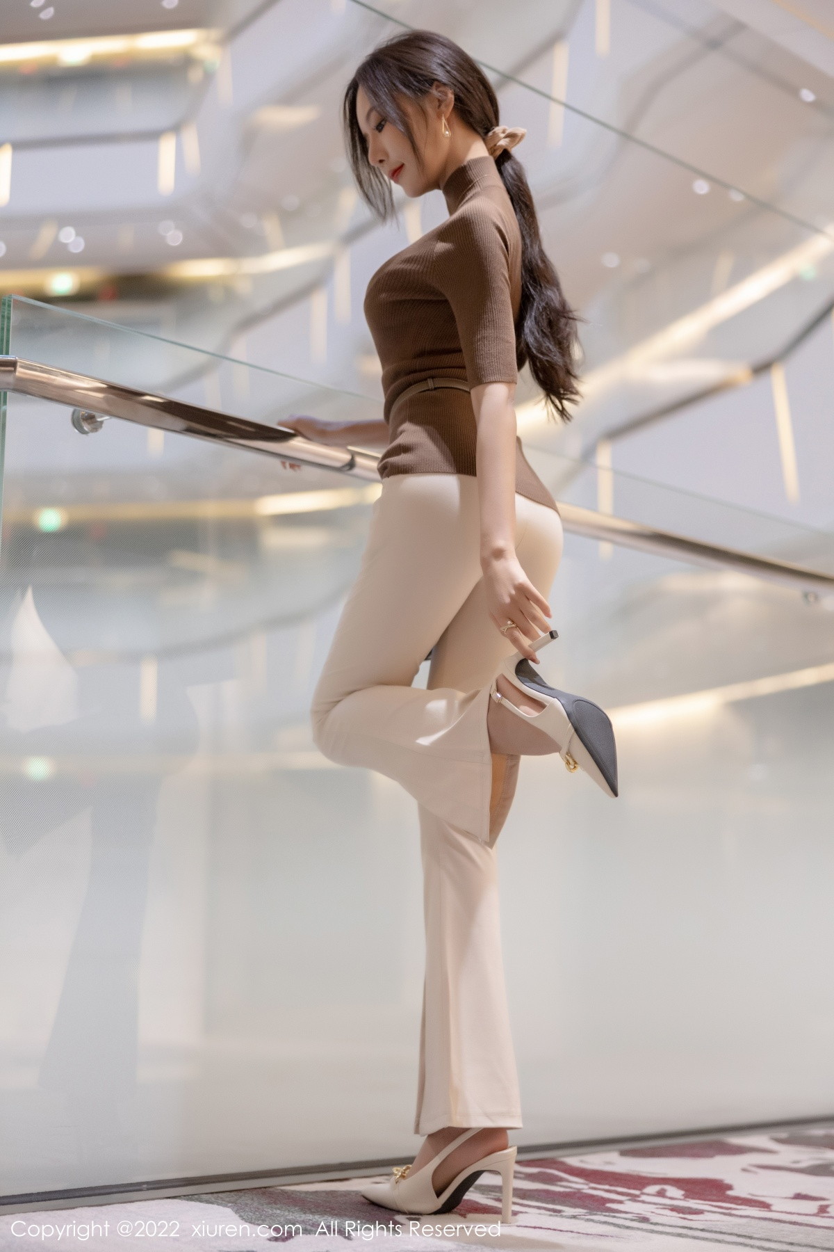 [XiuRen]高清写真图 2022.12.09 No.5978 王馨瑶yanni 时尚美腿