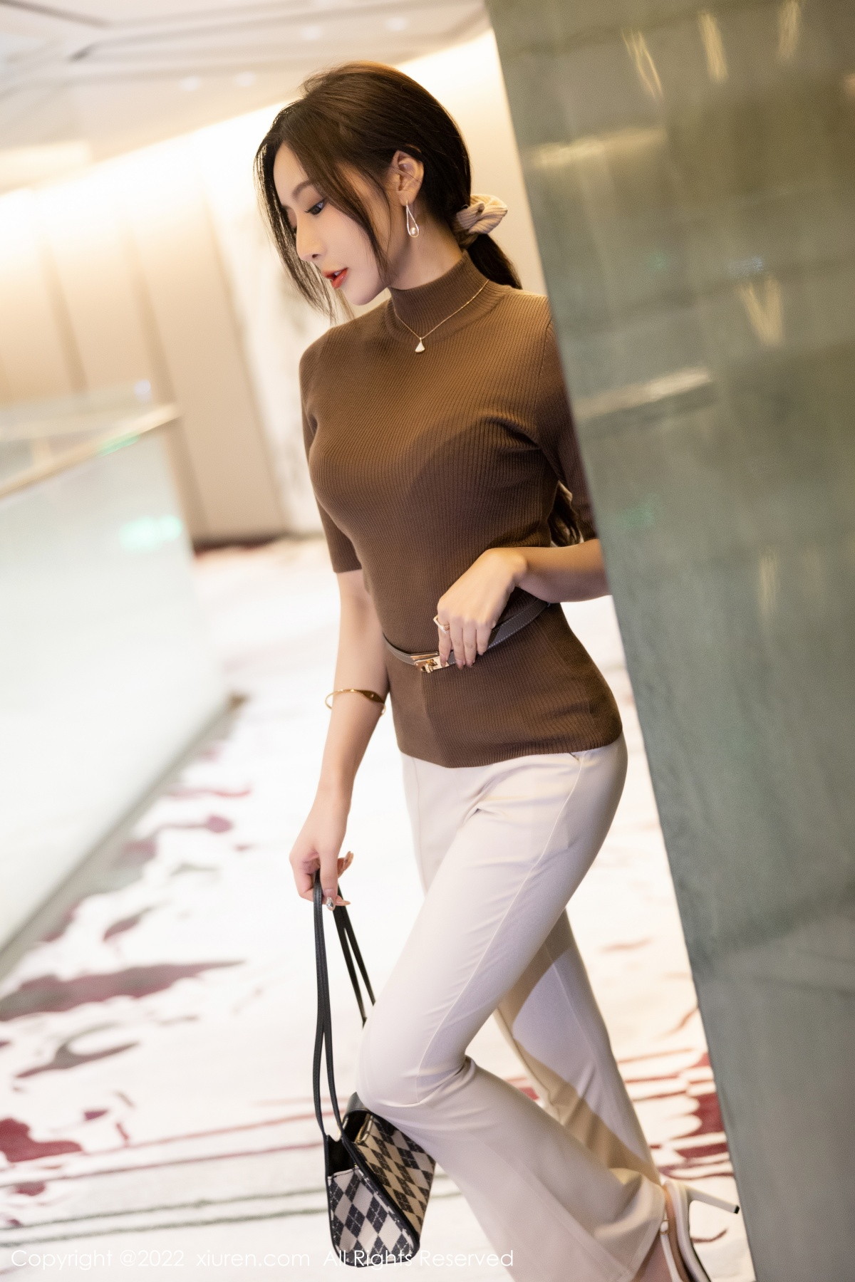 [XiuRen]高清写真图 2022.12.09 No.5978 王馨瑶yanni 时尚美腿