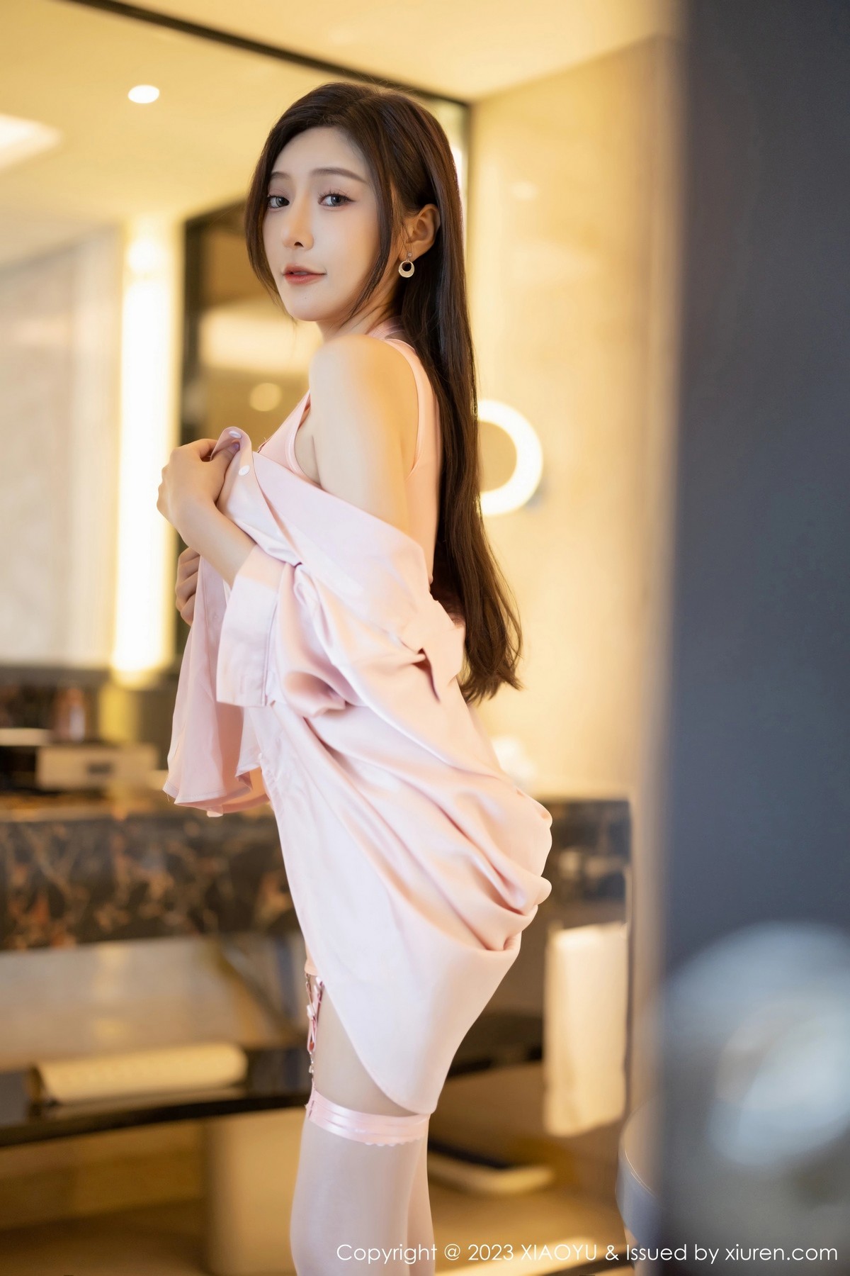 [XIAOYU]高清写真图 2023.06.01 VOL.1040 王馨瑶yanni 妩媚美腿
