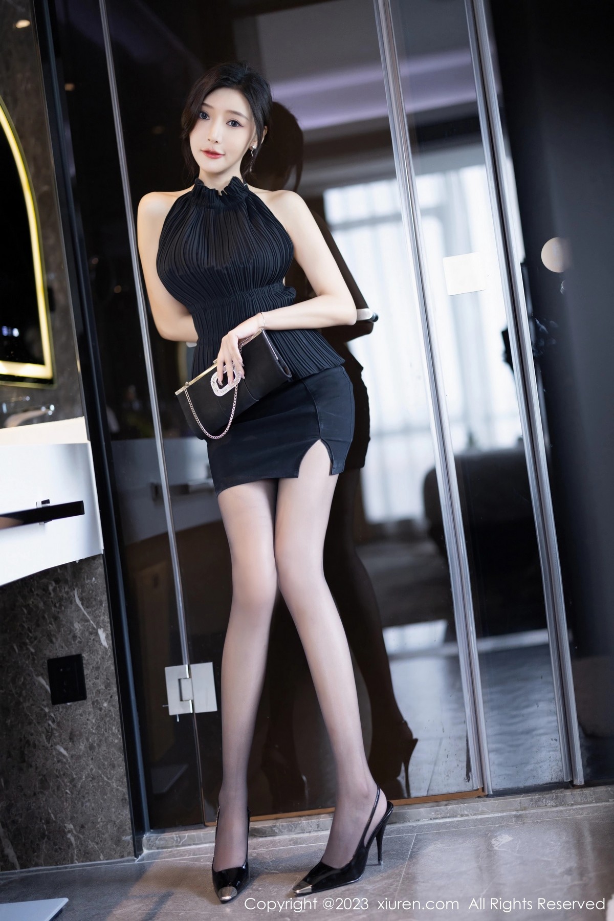 [XiuRen]高清写真图 2023.06.09 No.6891 王馨瑶yanni 时尚美腿