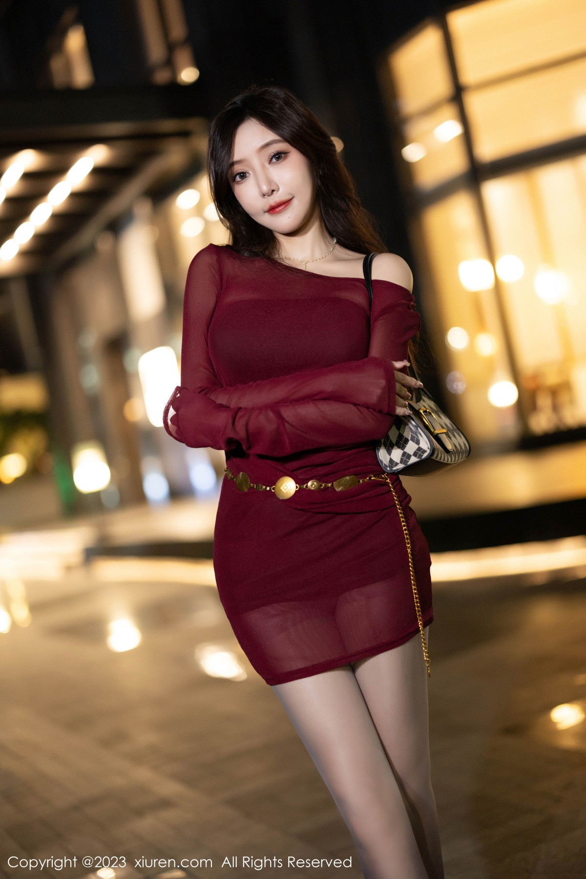 [XiuRen]高清写真图 2023.09.15 No.7400 王馨瑶yanni 黑丝美腿